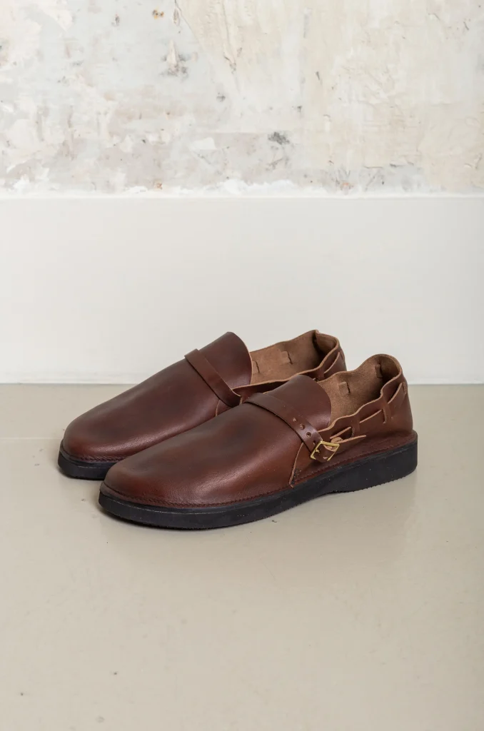 Aurora Middle English Brown