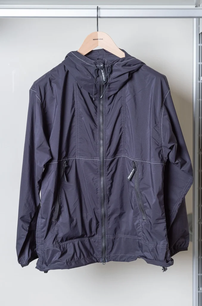 HOLIDAY WIND JACKET ネイビー Windbreaker with Detachable Hood – BUGATCHI