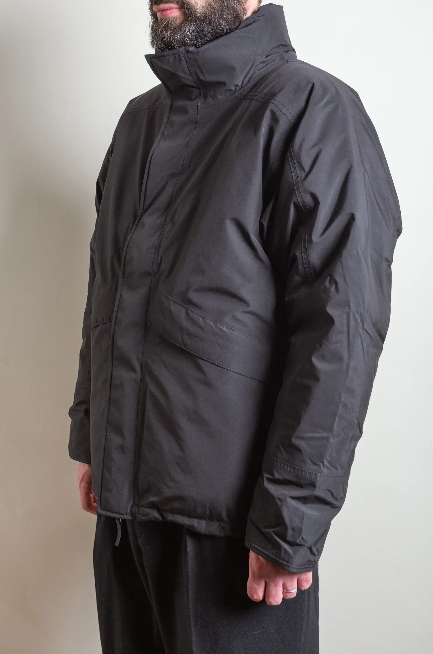 Nanamica - Gore-Tex Short Down Jacket SUAF354E - Black