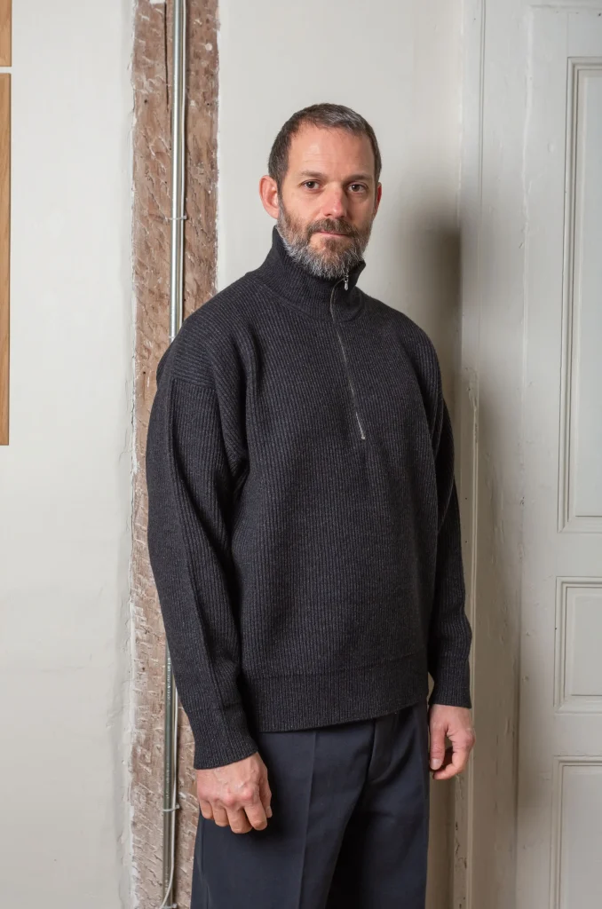 YLÈVE / LAMBS WOOL KN CD イレーヴ Ylève - Lambs Wool KN Half Zip P/O Black - Rendez-Vous Store