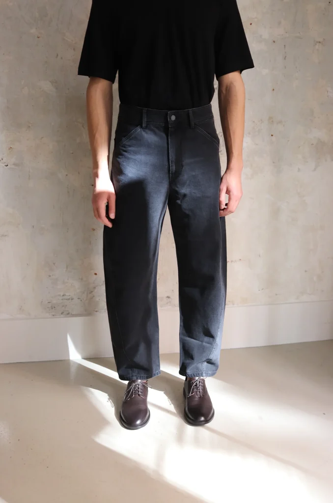 【送料&関税込】Lemaire Black Drill Twisted Jeans Black Twisted Workwear Jeans by LEMAIRE on Sale