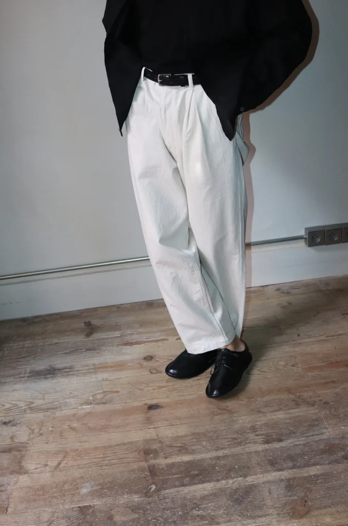 Still By Hand - 10oz Denim Box Pleat Pants Ivory - Rendez