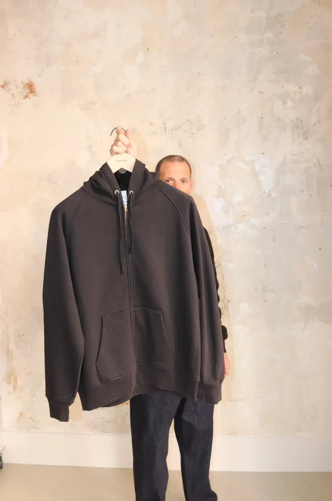 COMOLI スエット hoodie2-678x1024.webp