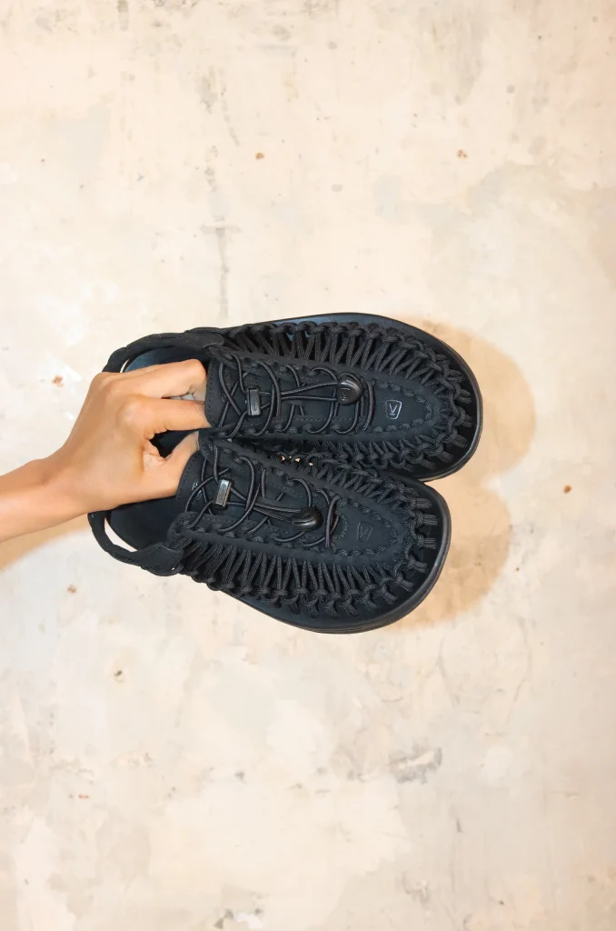KEEN UNEEK ブラック 25 Women's UNEEK Canvas Black/Birch Sandal | KEEN | KEEN Footwear