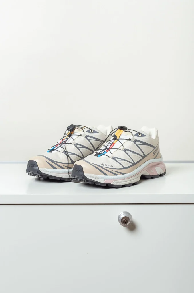 ★人気★ Salomon RX Snug Almond Milk Feather Gray Salomon RX Snug - Almond Milk/Feather Grey – Feature