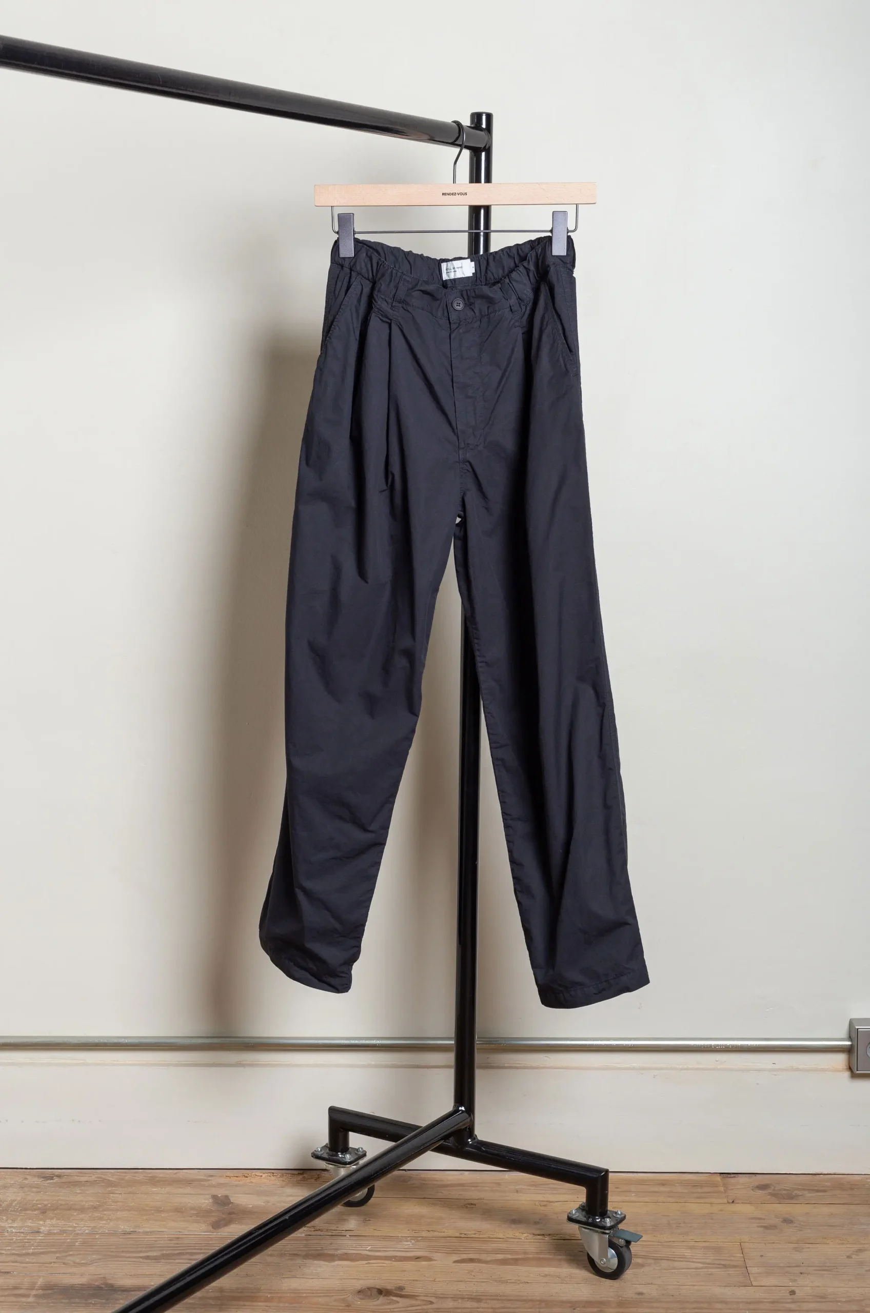 25SS》【STILL BY HAND】GARMENT-DYE 2 TUCK PANTS スティルバイ