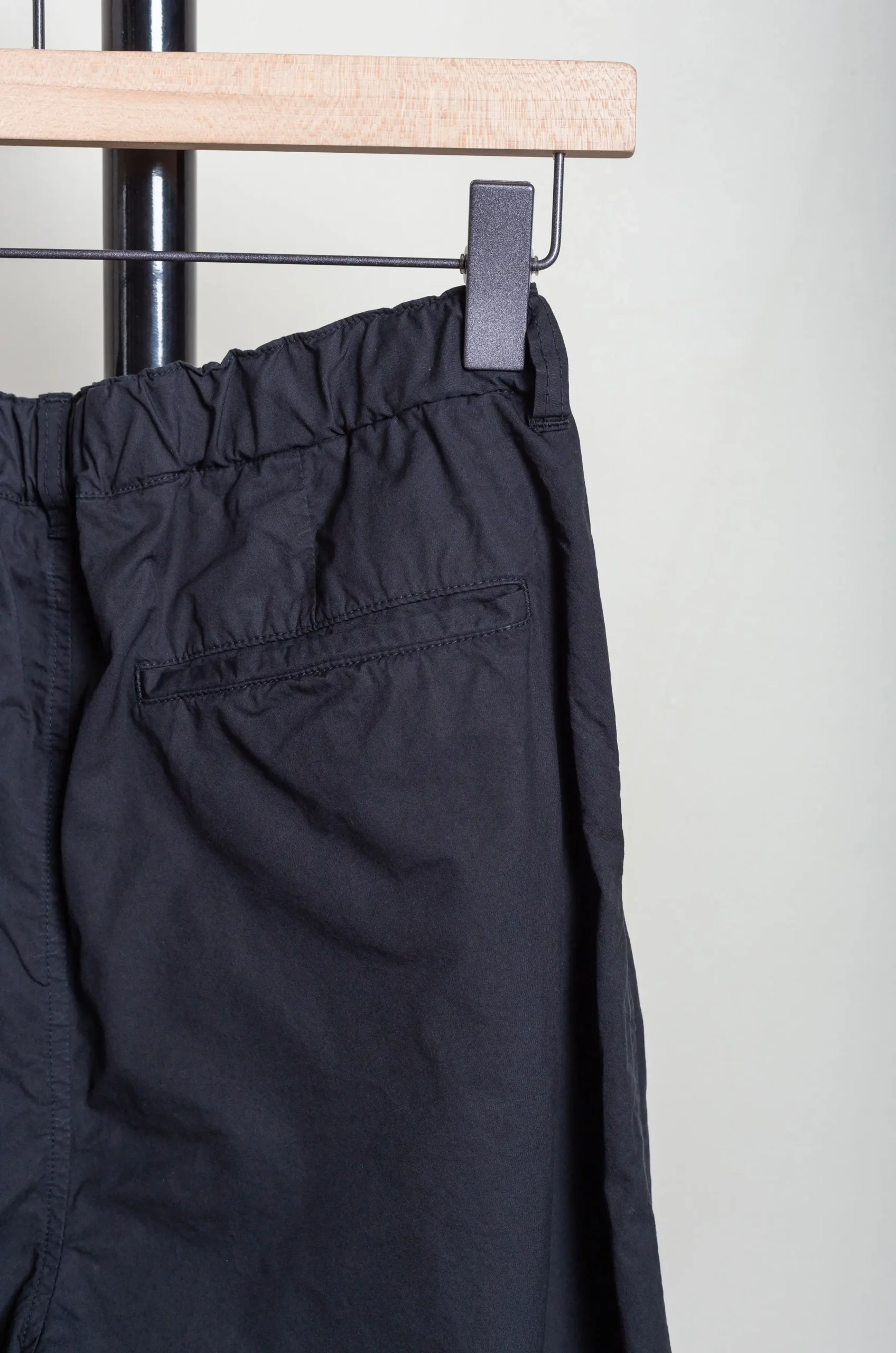 Still By Hand Garment-dye 2 Tuck Pants PT02251OS Ink Black