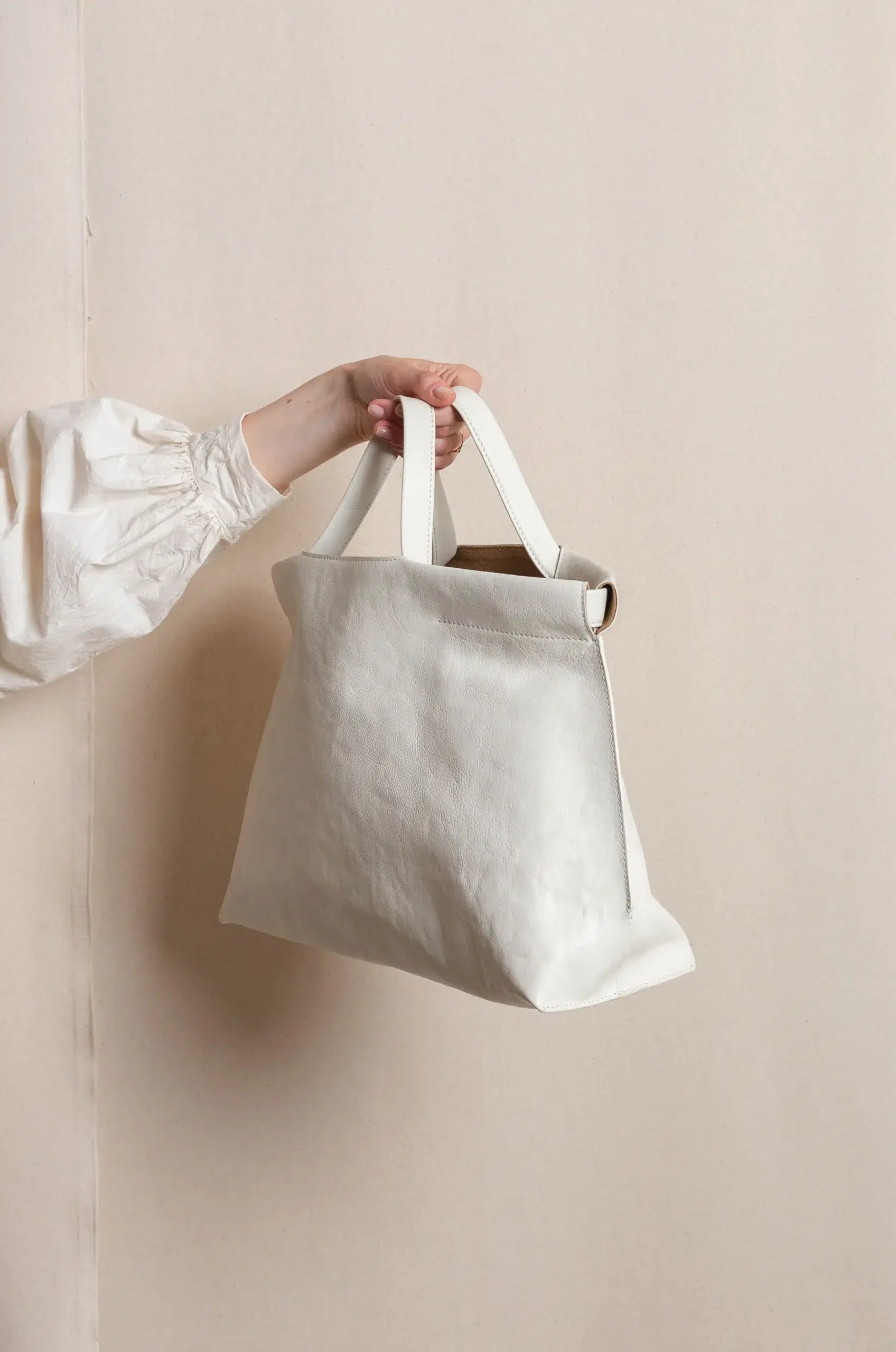 Bea Mombaers bags - SHOPPER MIDI Matte - CHALK