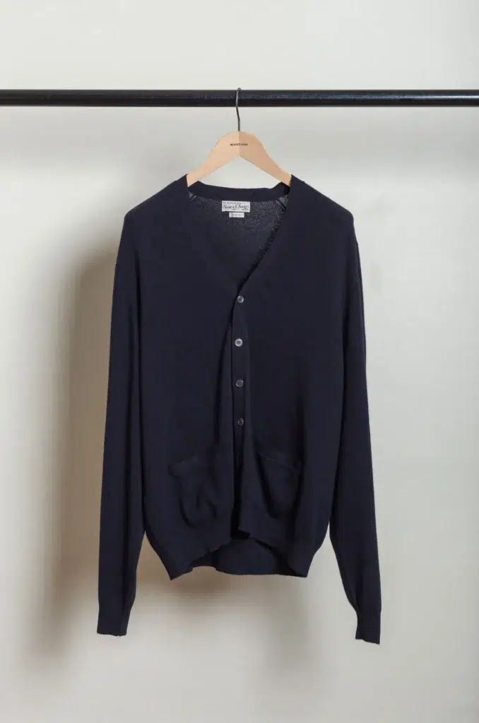 Comoli SCOTT & CHARTERS CUSTOM V-NECK NAVY