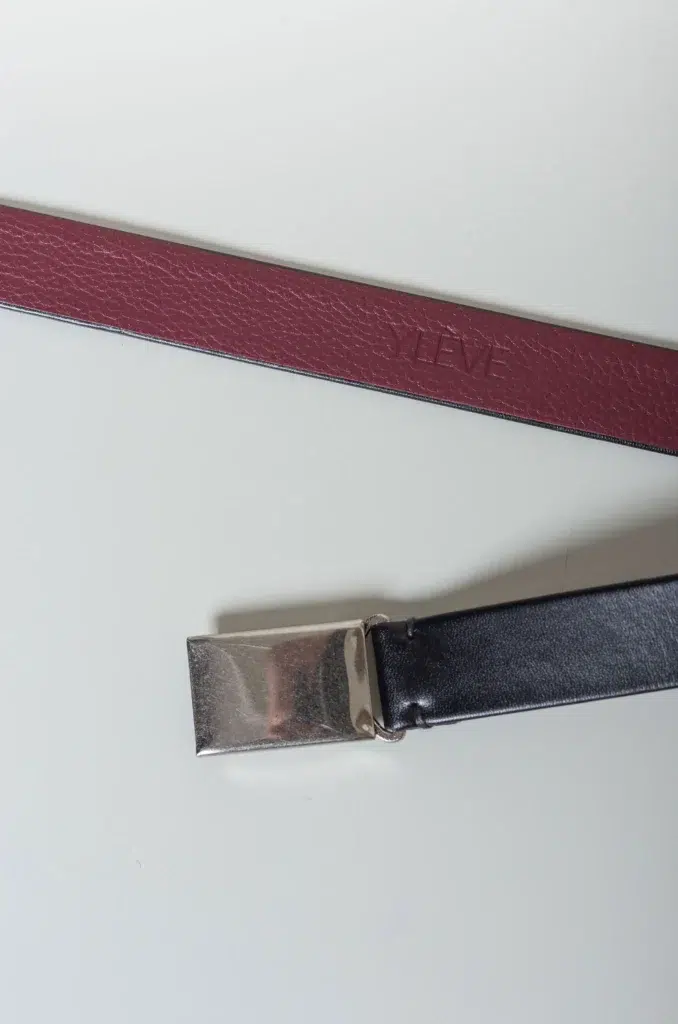YLÈVE / LEATHER BUCKLED BELT Ylève - LEATHER BUCKLED BELT - BLACK/SILVER