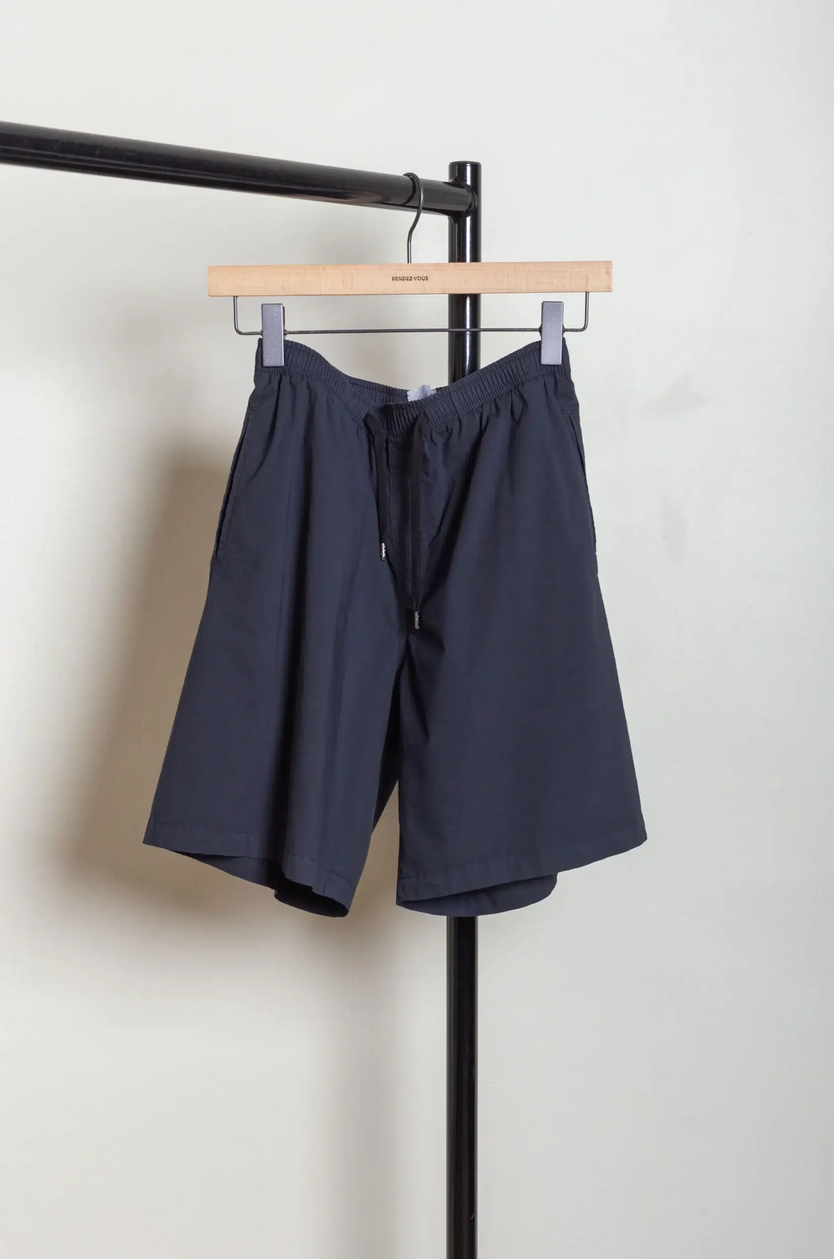 Cellar Door - JAGO F823 - NERO