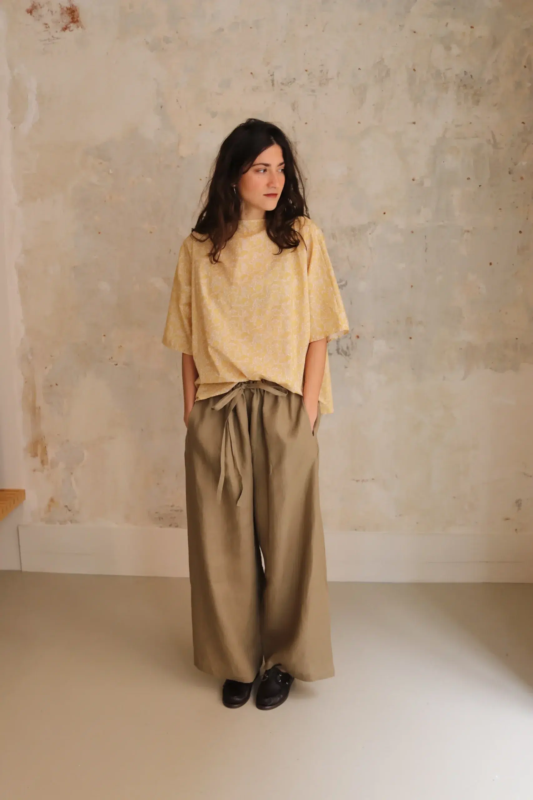 Whiteread - ARAMBER RELAXED SLEEVE TOP WR085-BF - BUTTER FLORA