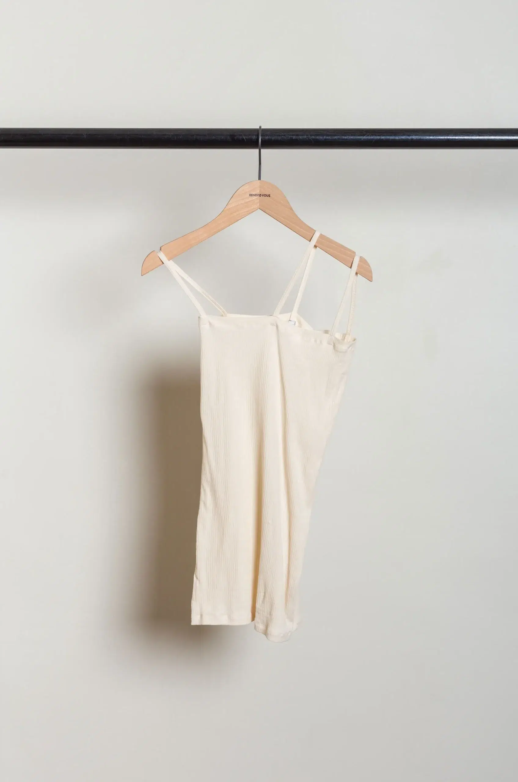 BASERANGE - NIDA TANK - OFF WHITE
