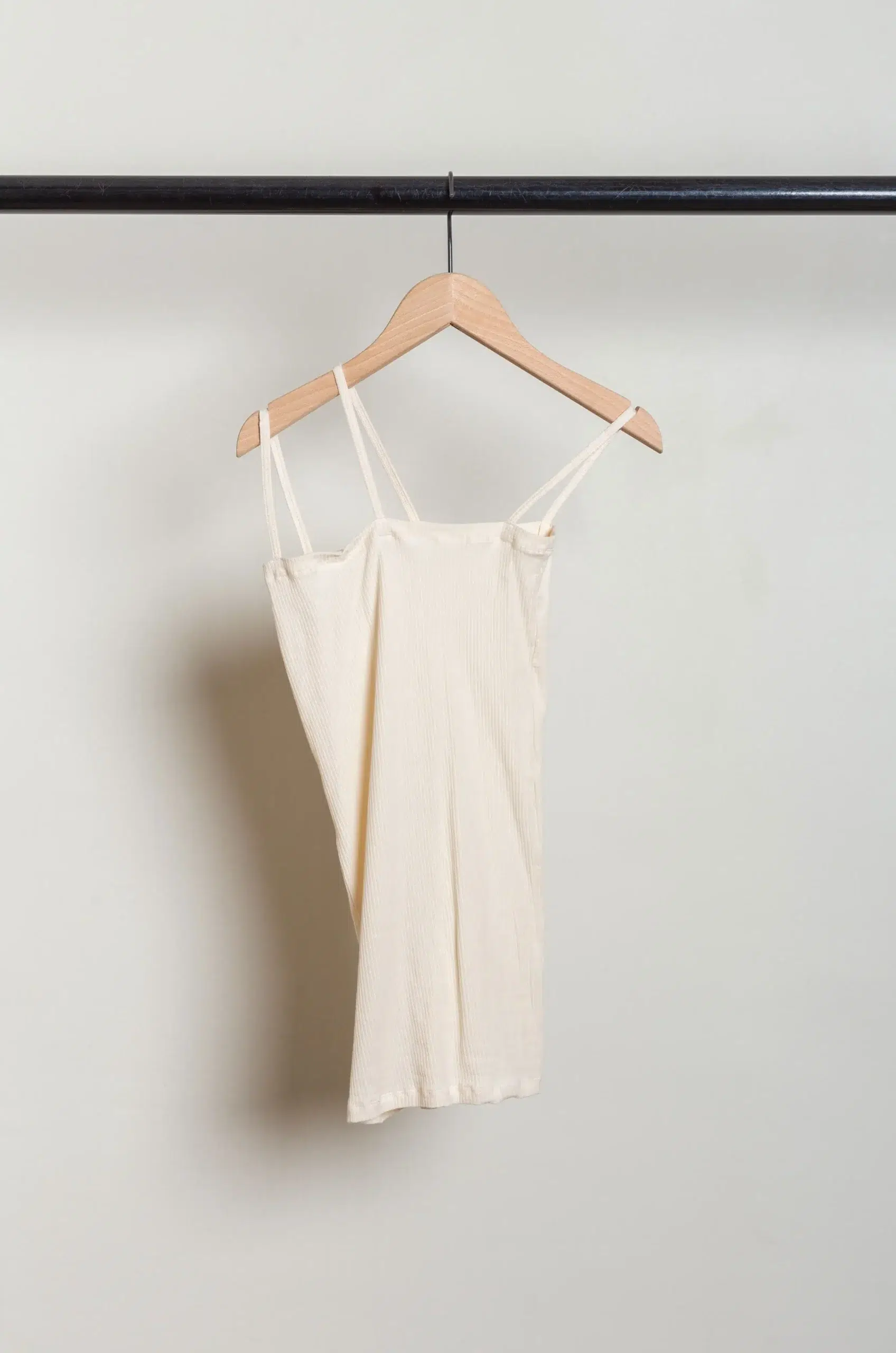 BASERANGE - NIDA TANK - OFF WHITE