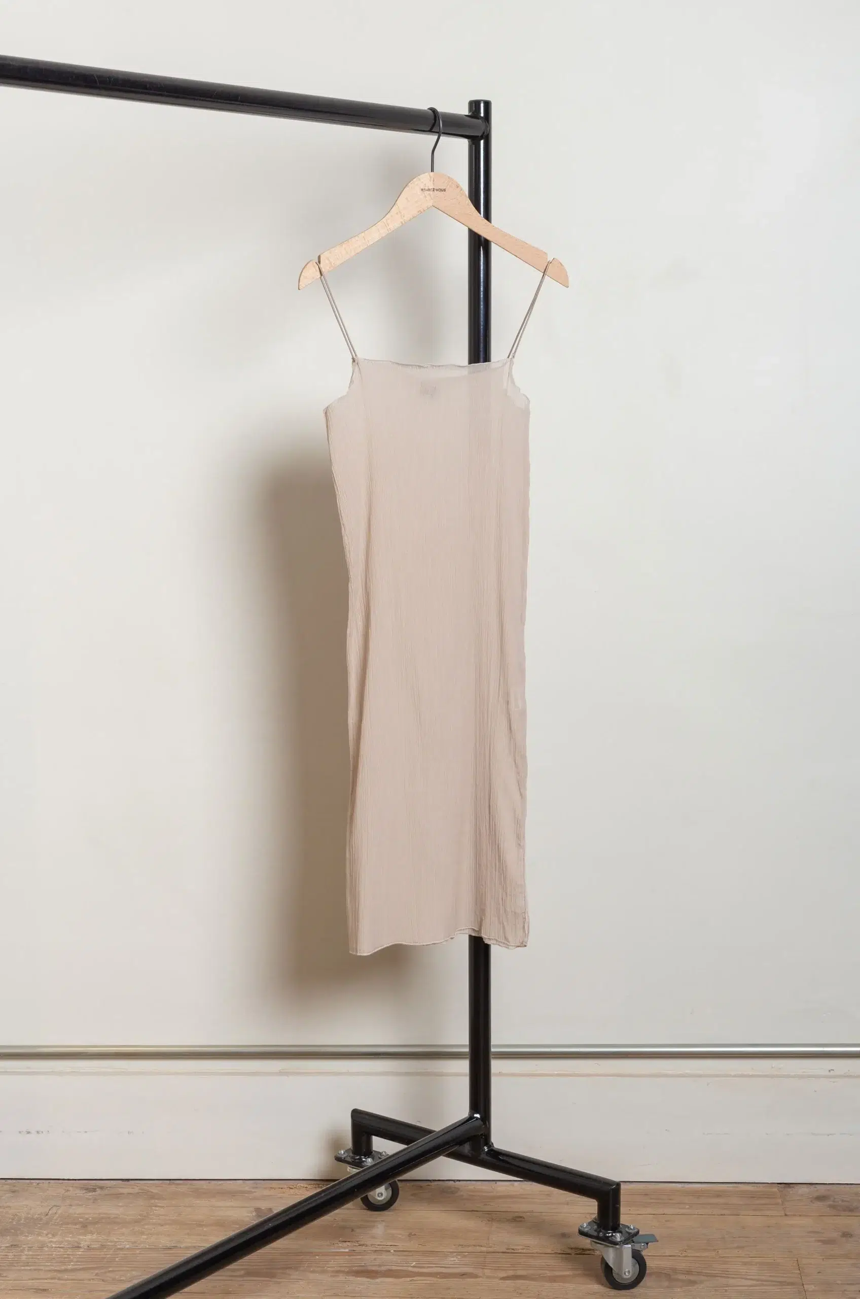 BASERANGE - STI SLIP DRESS - SYLVA BEIGE