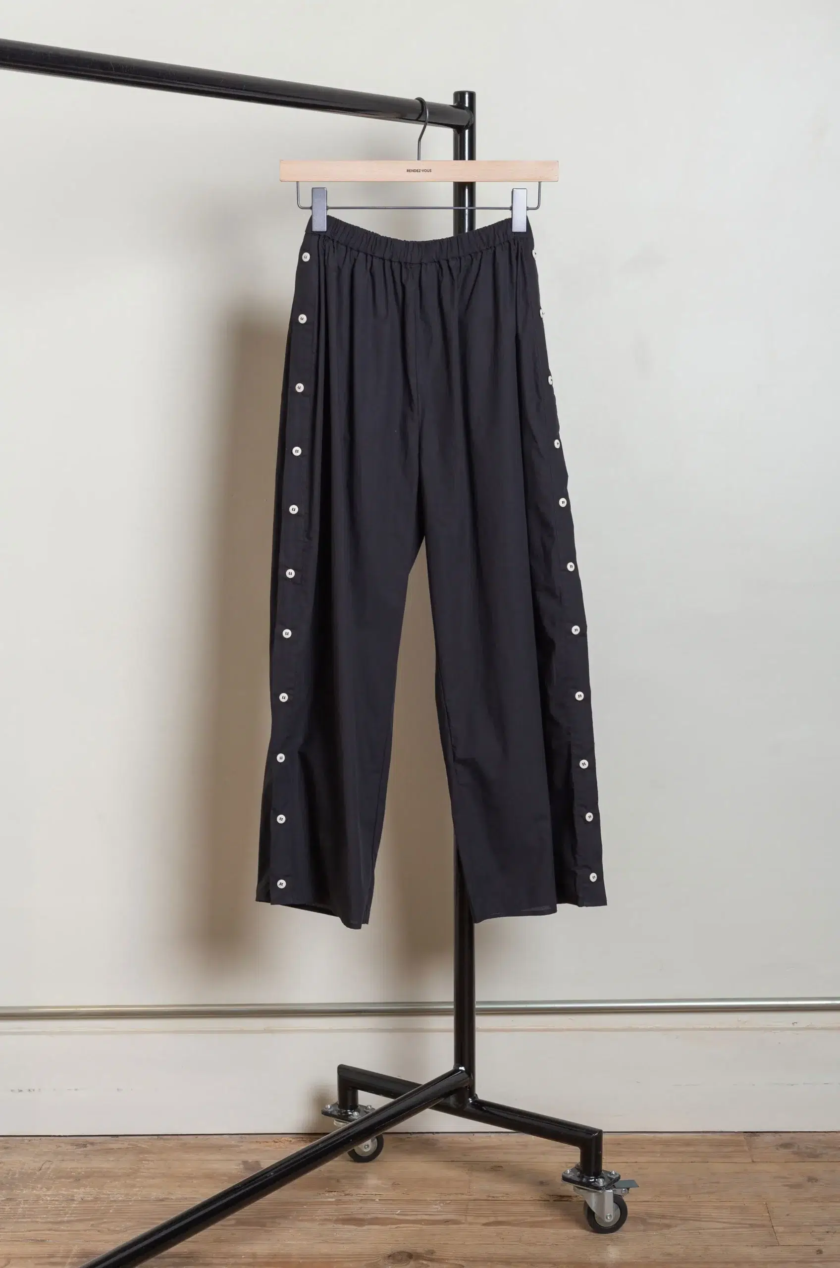 BASERANGE - PART PANTS - BLACK