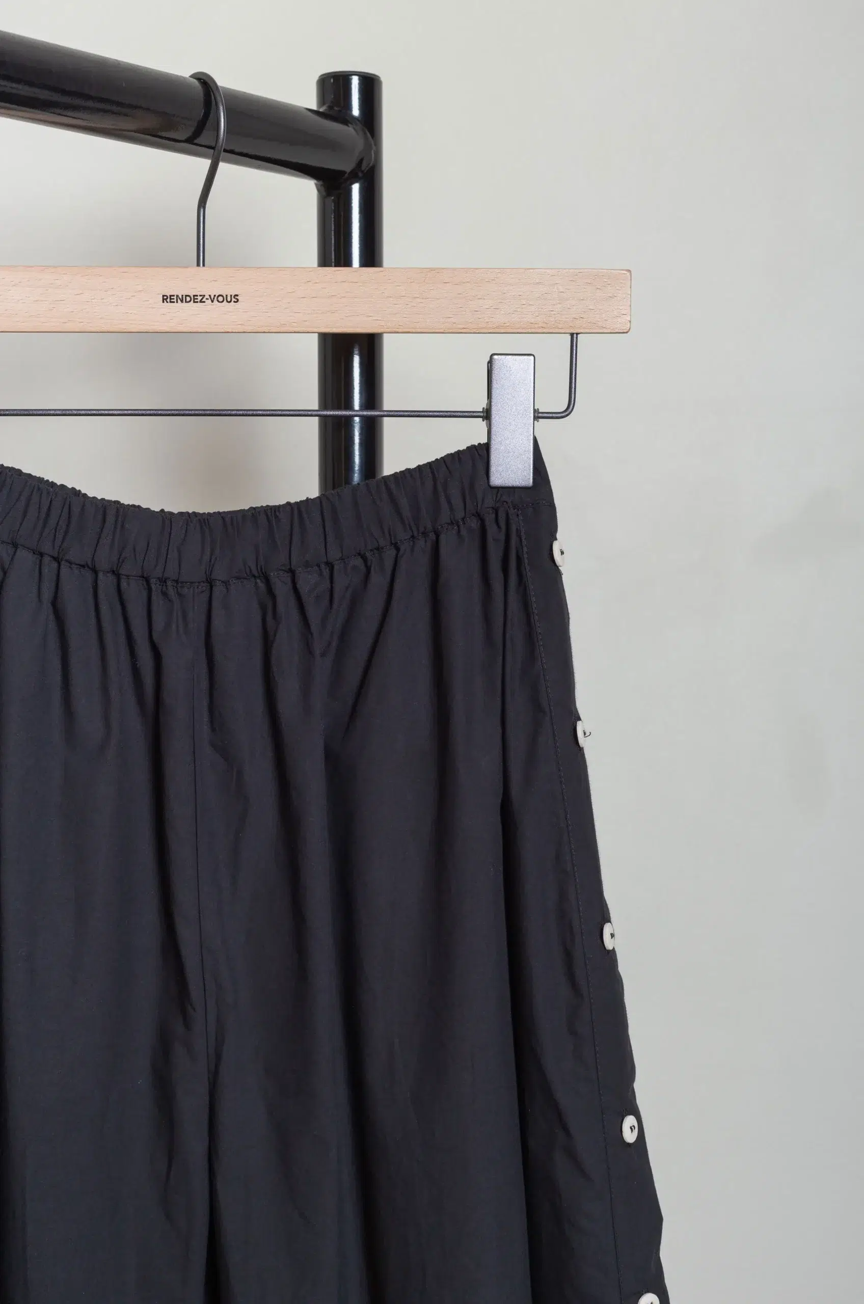 BASERANGE - PART PANTS - BLACK