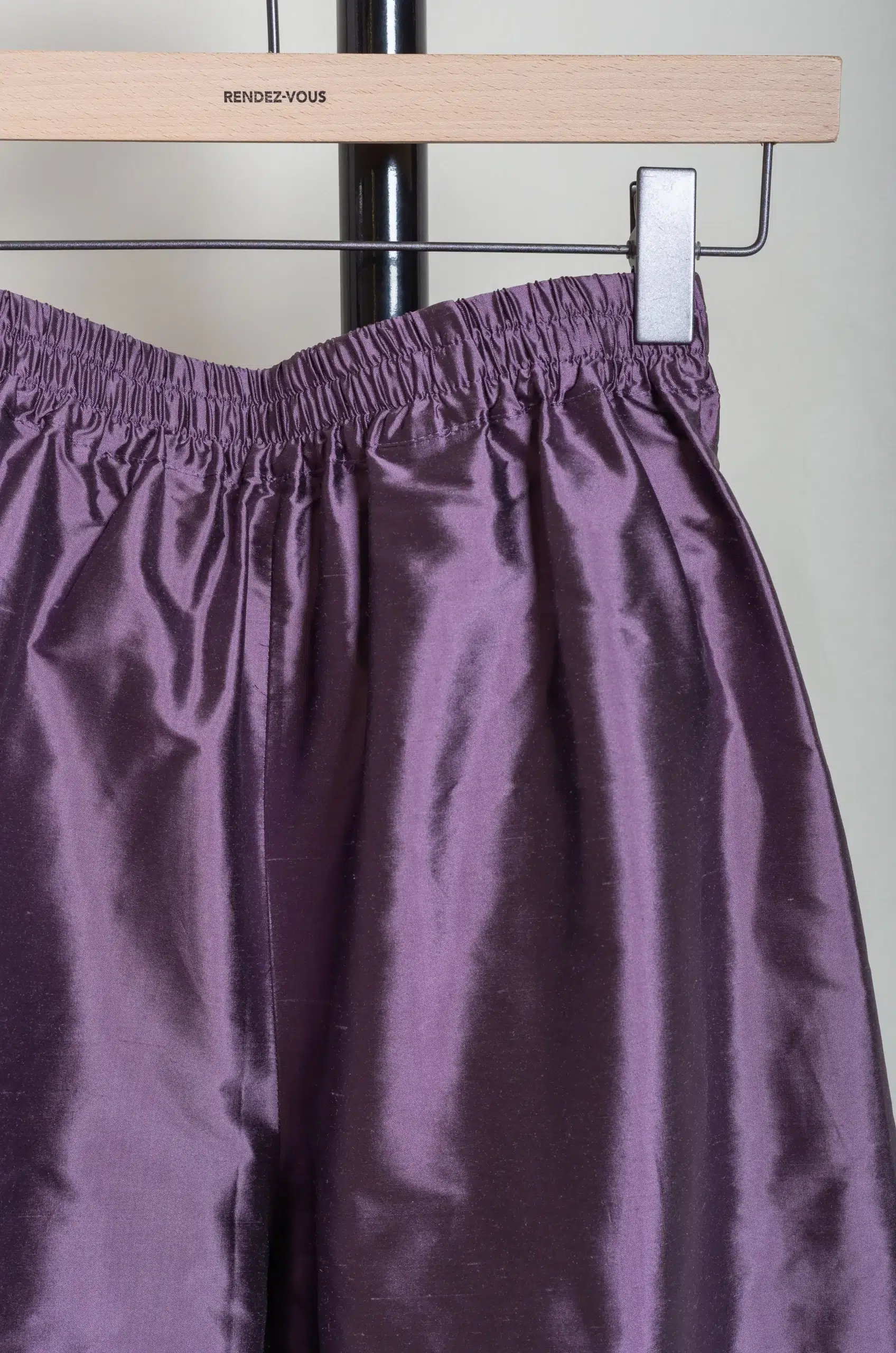 CAWLEY - SILK DUPION HILDA SHORT - PRUNE