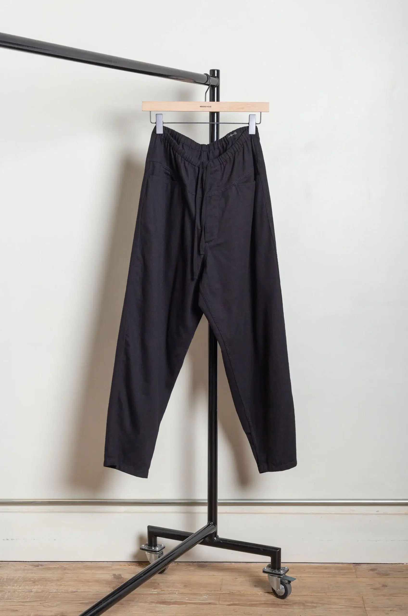 Comoli - Black Drill Tapered Pants D01-03004 - BLACK
