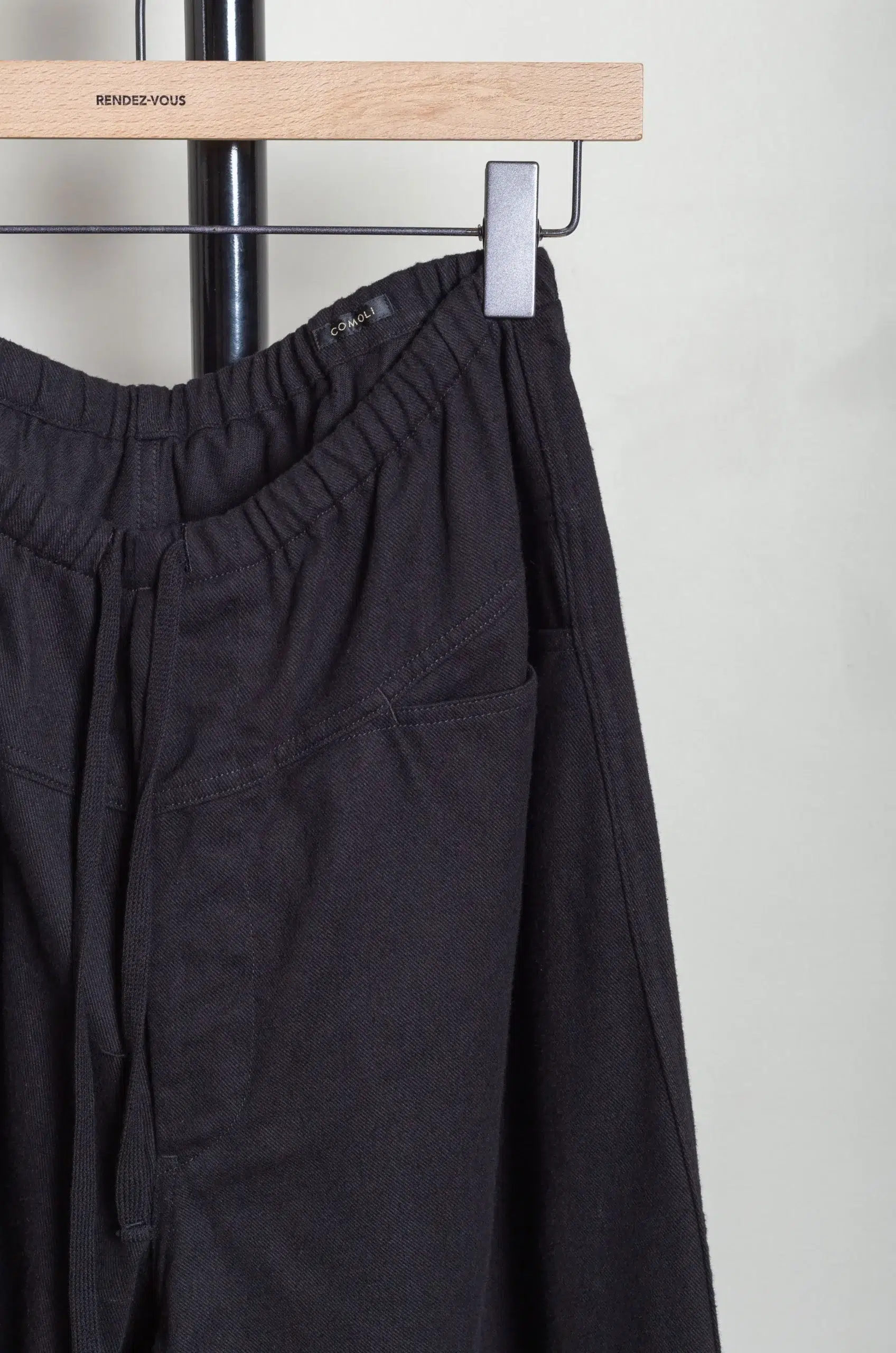 Comoli - Black Drill Tapered Pants D01-03004 - BLACK