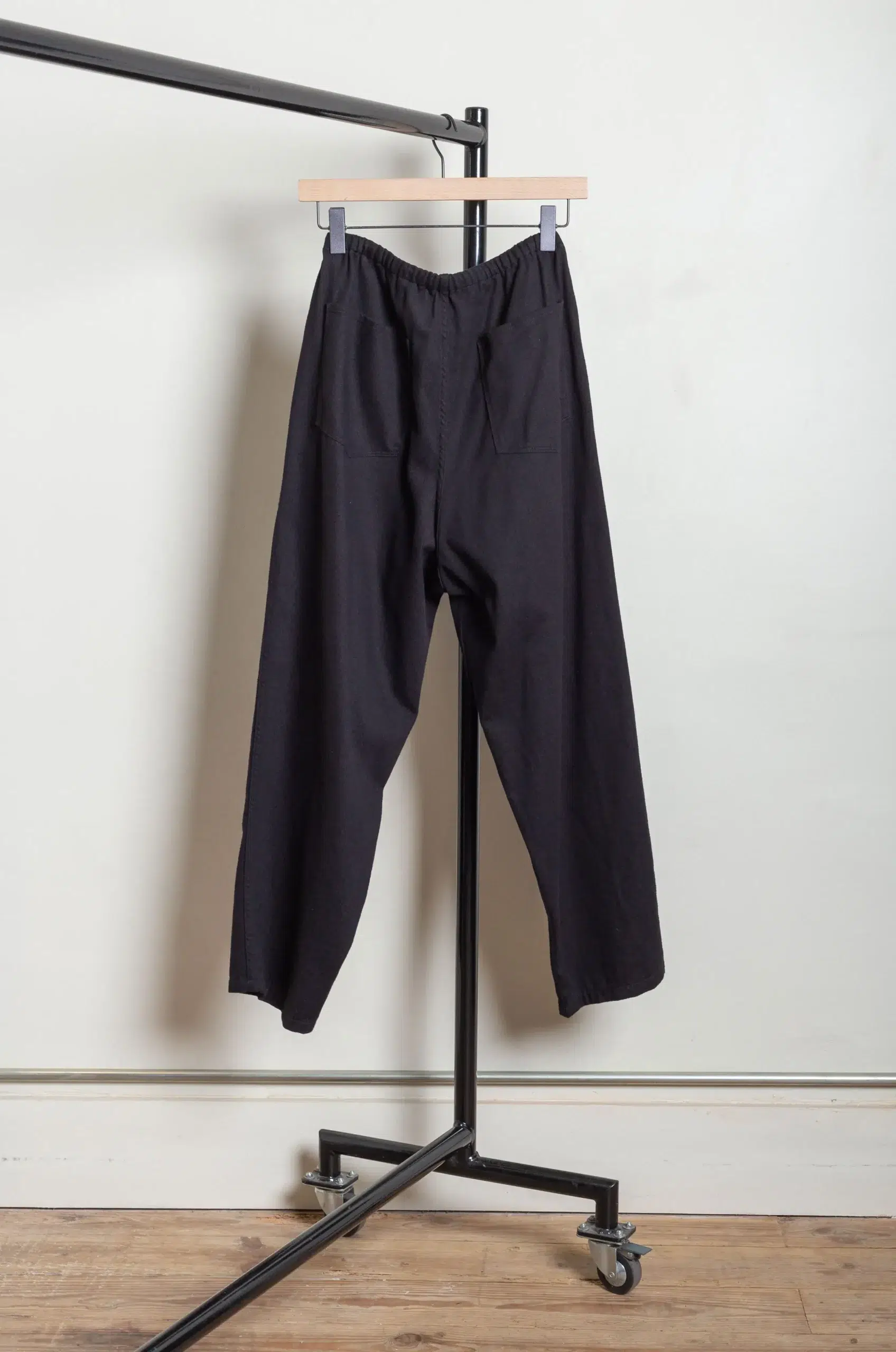 Comoli - Black Drill Tapered Pants D01-03004 - BLACK