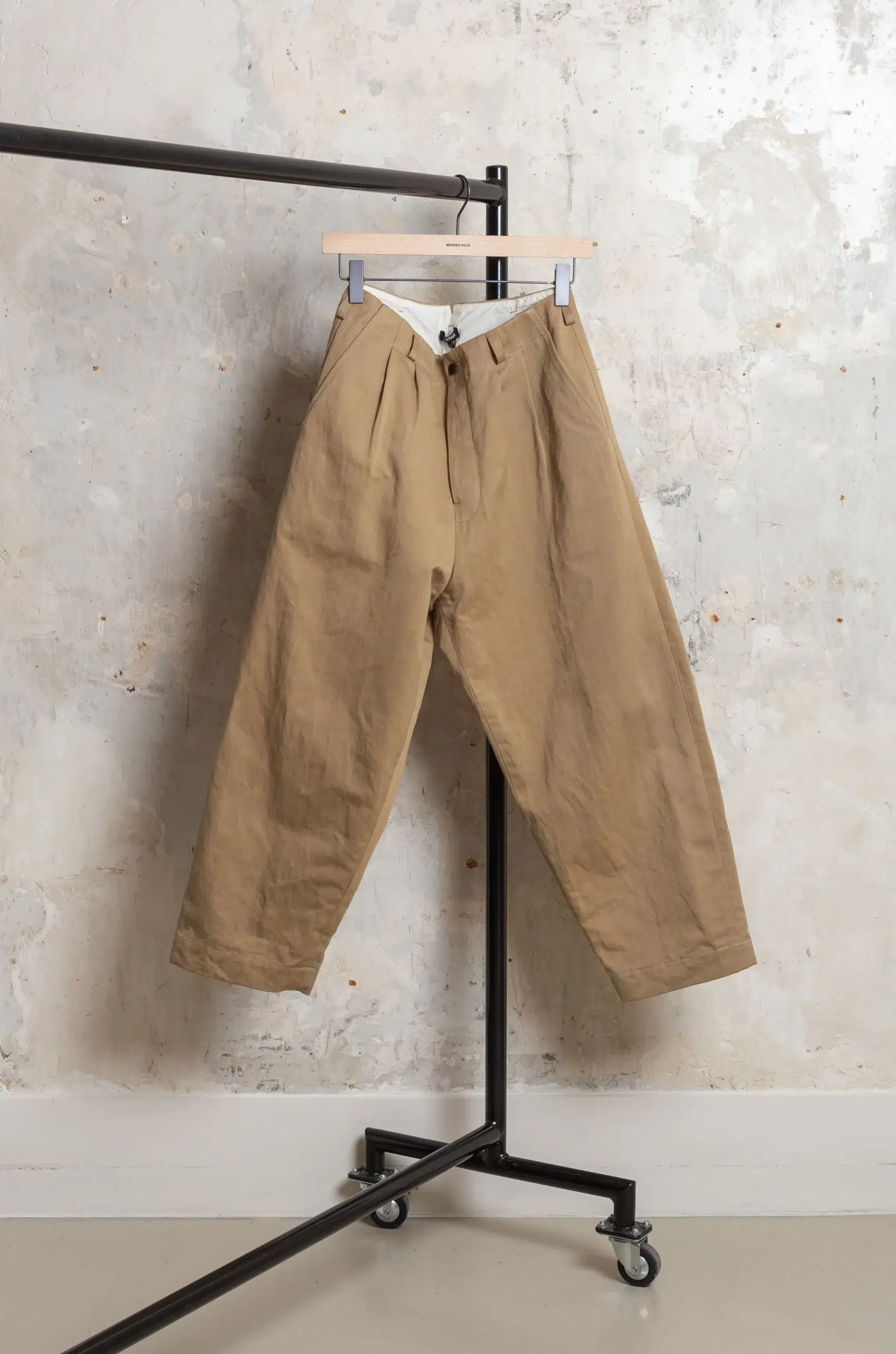 Evan Kinori - Two Pleat Pant - Khaki (Natural Gallnut Dye)