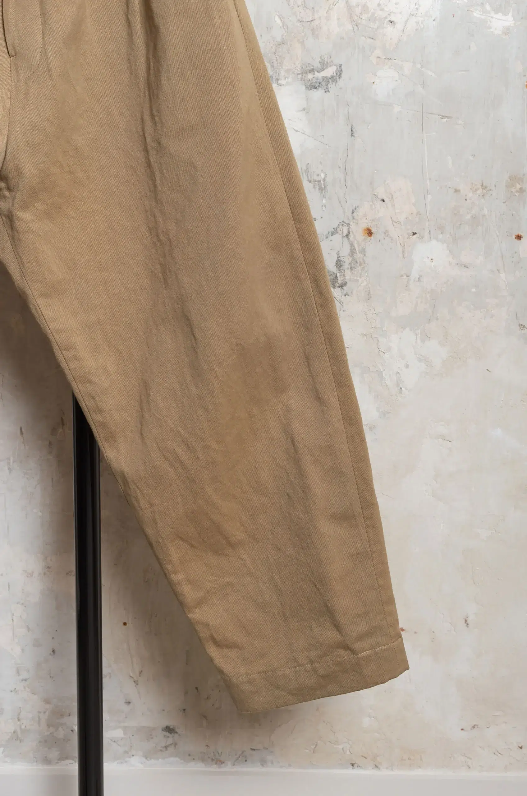 Evan Kinori - Two Pleat Pant - Khaki (Natural Gallnut Dye)