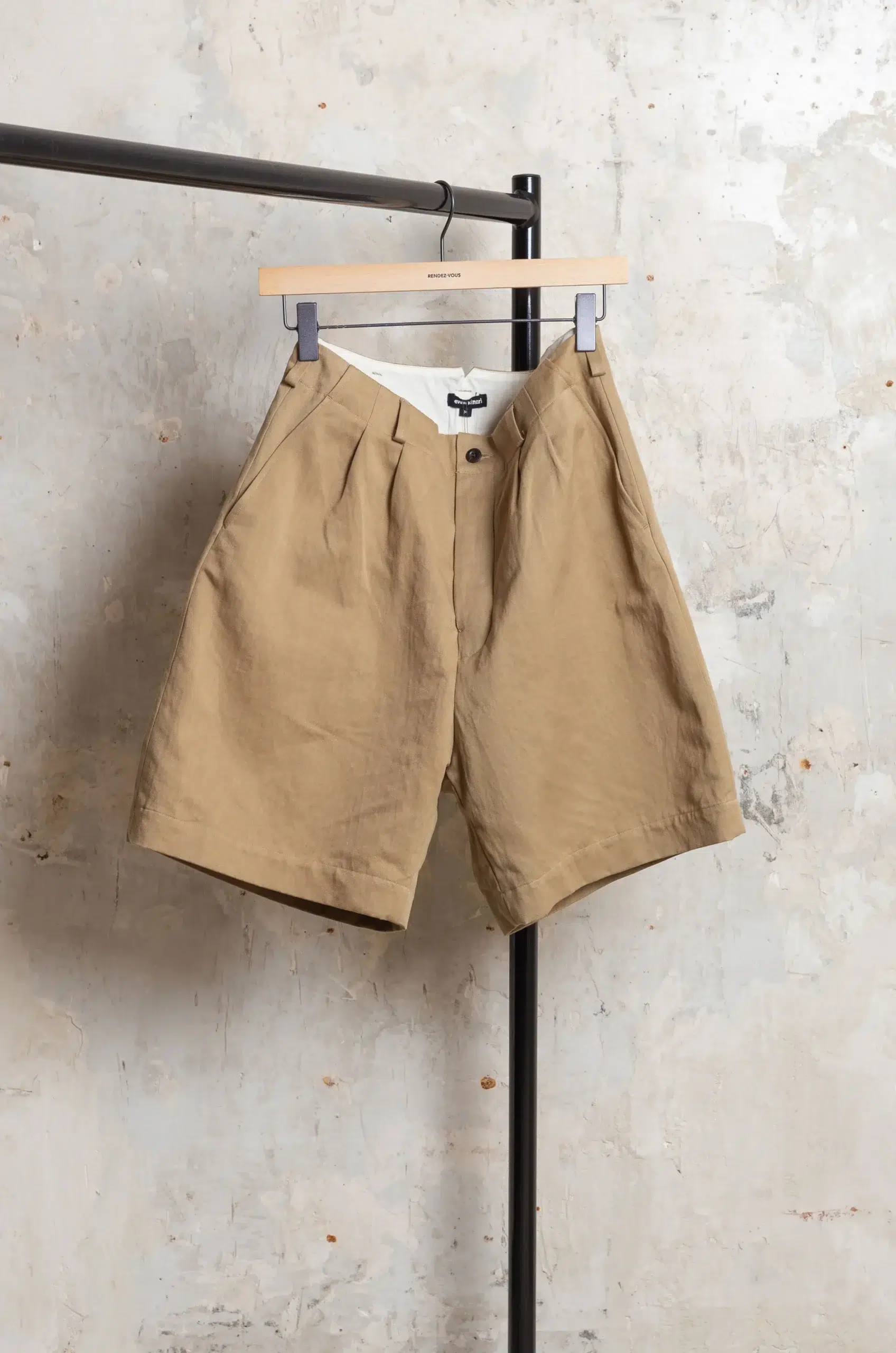 Evan Kinori - Two Pleat Short - Khaki (Natural Gallnut Dye)