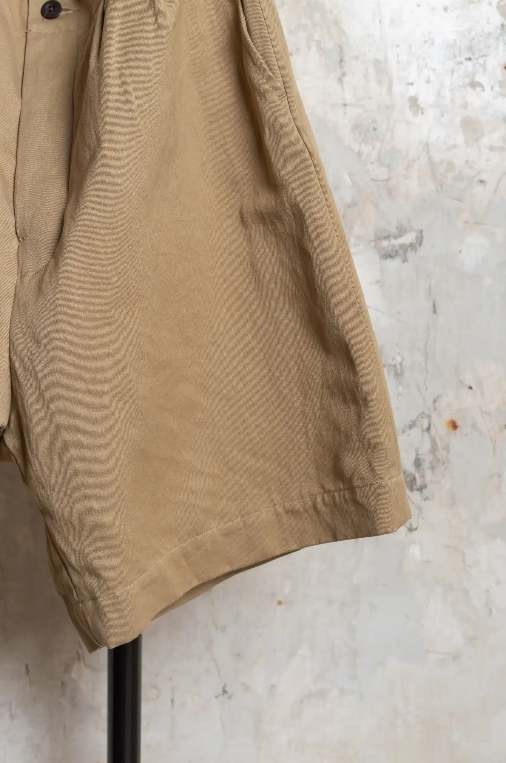Evan Kinori - Two Pleat Short - Khaki (Natural Gallnut Dye)