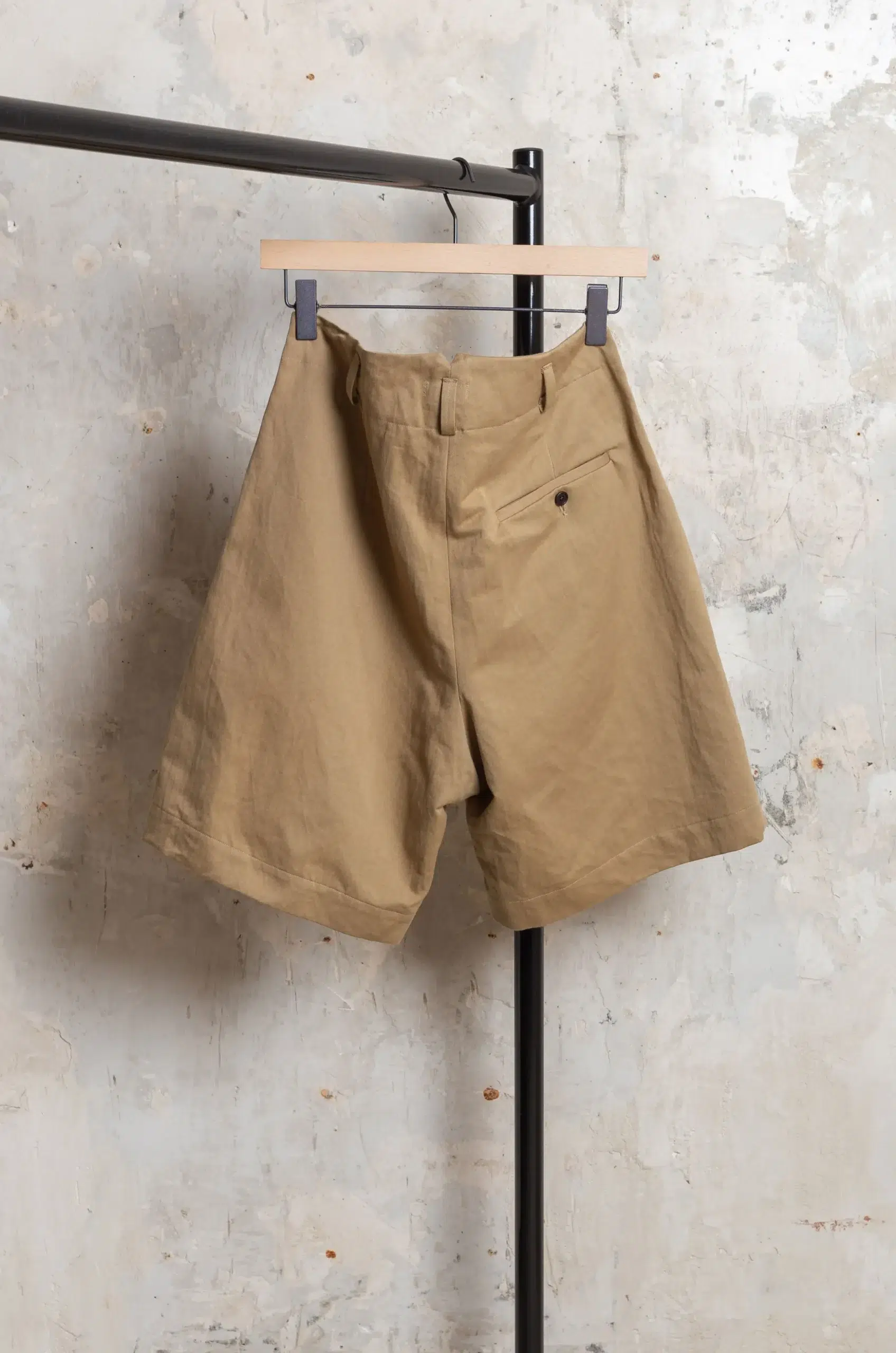 Evan Kinori - Two Pleat Short - Khaki (Natural Gallnut Dye)