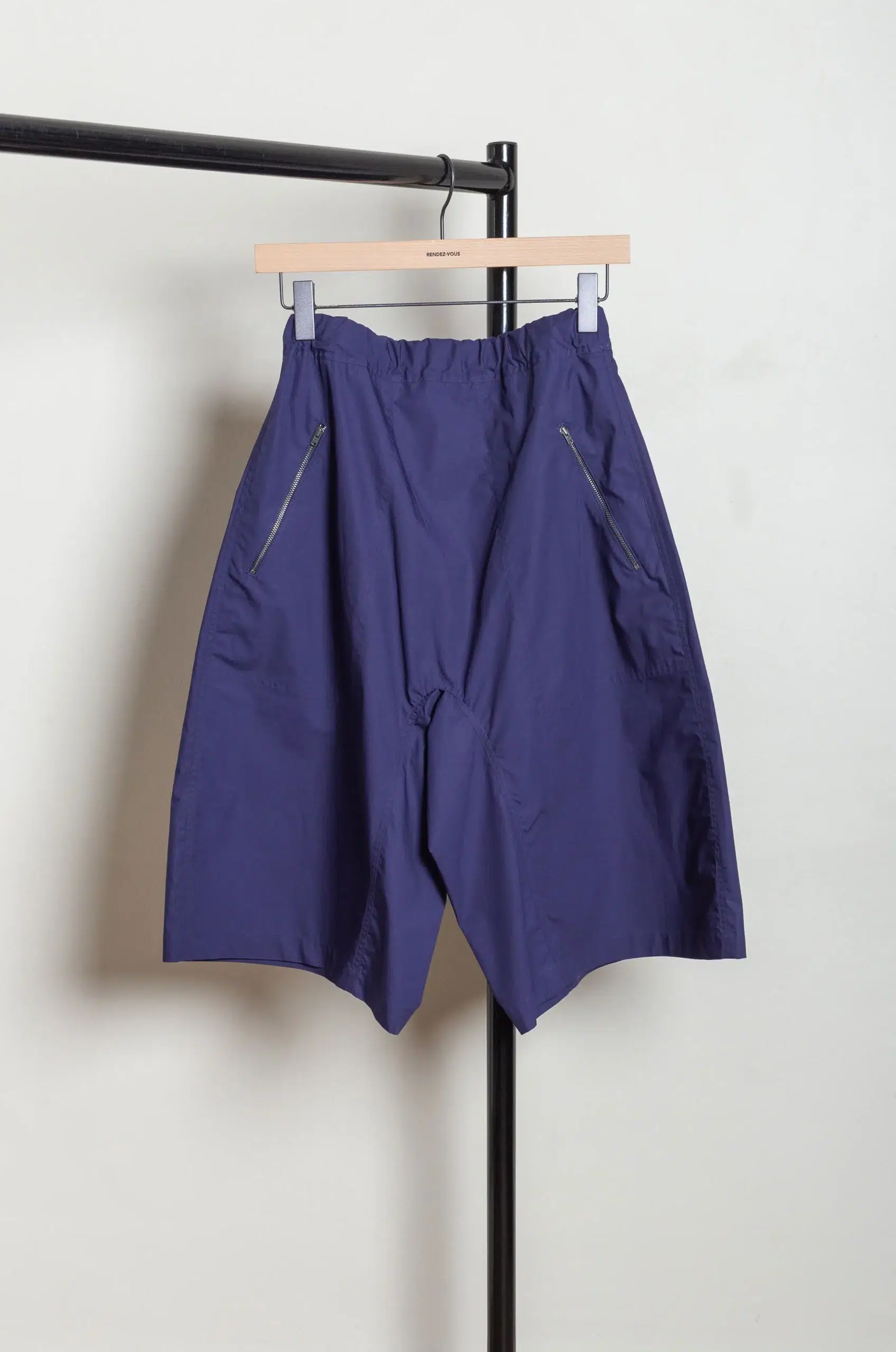 Sofie D'Hoore - POND relaxed w. zippockets extra low crotch short - INK