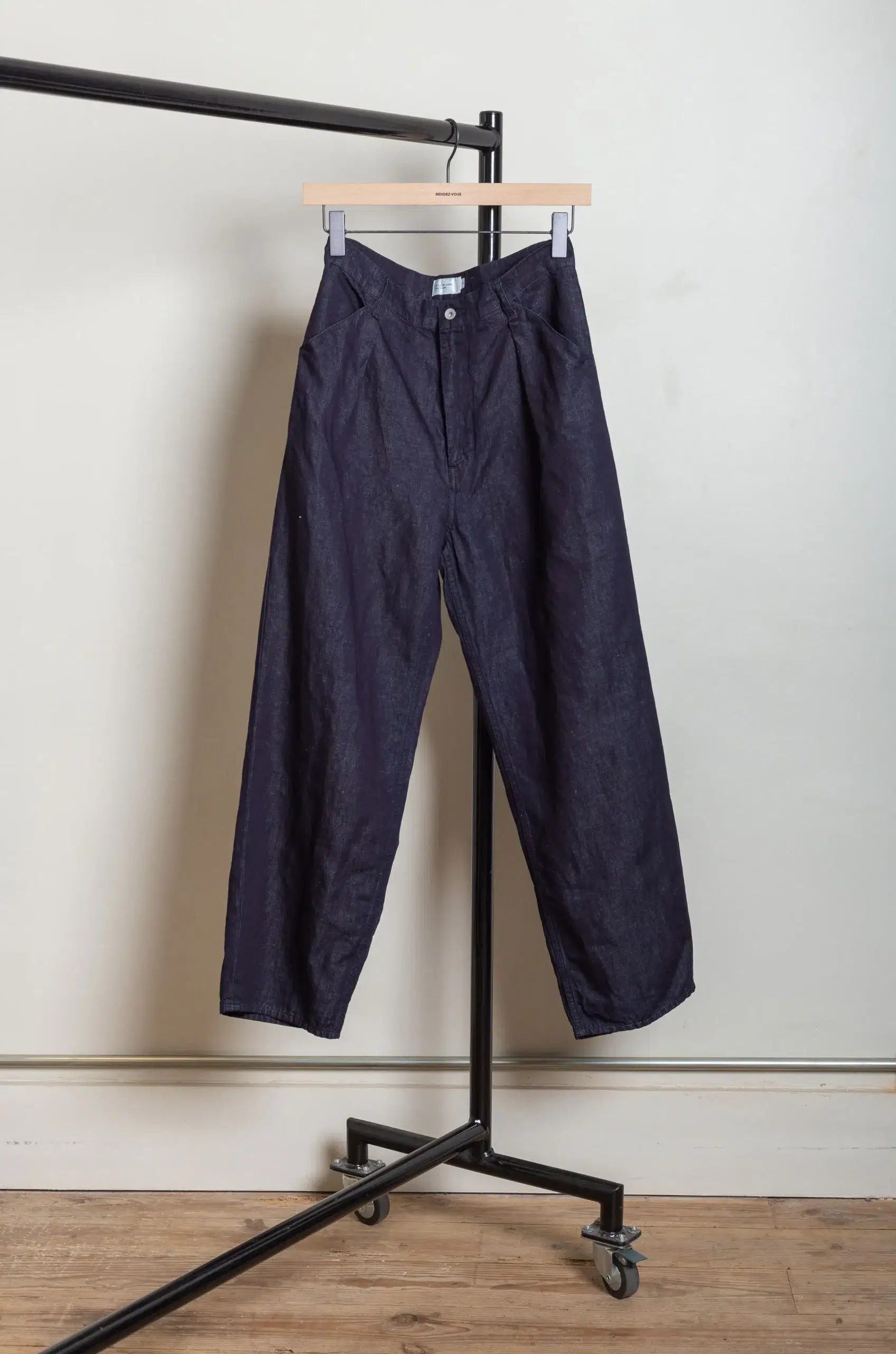Still By Hand - DN02261OS Hemp mixed denim pants - DARK NAVY