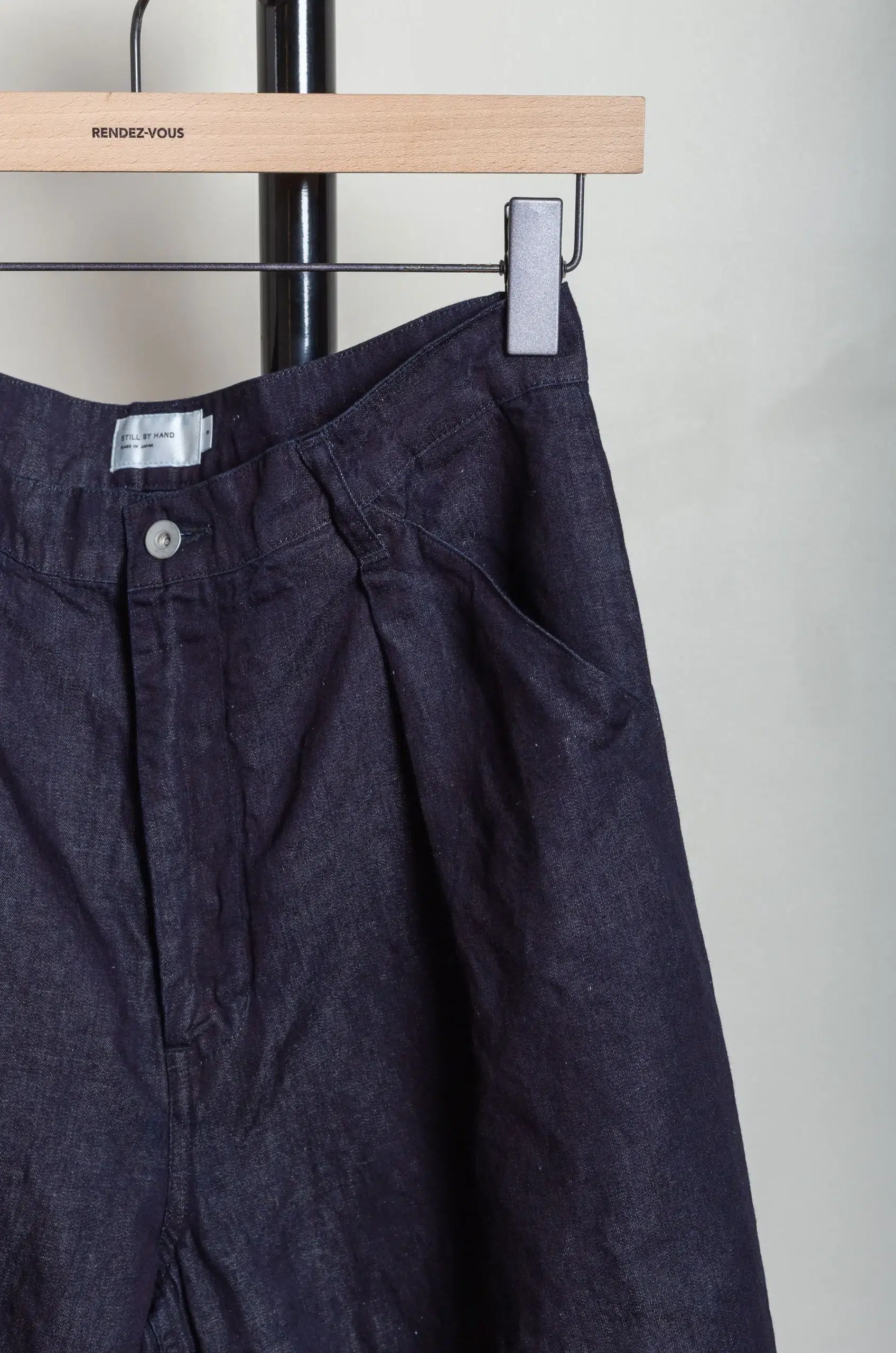 Still By Hand - DN02261OS Hemp mixed denim pants - DARK NAVY