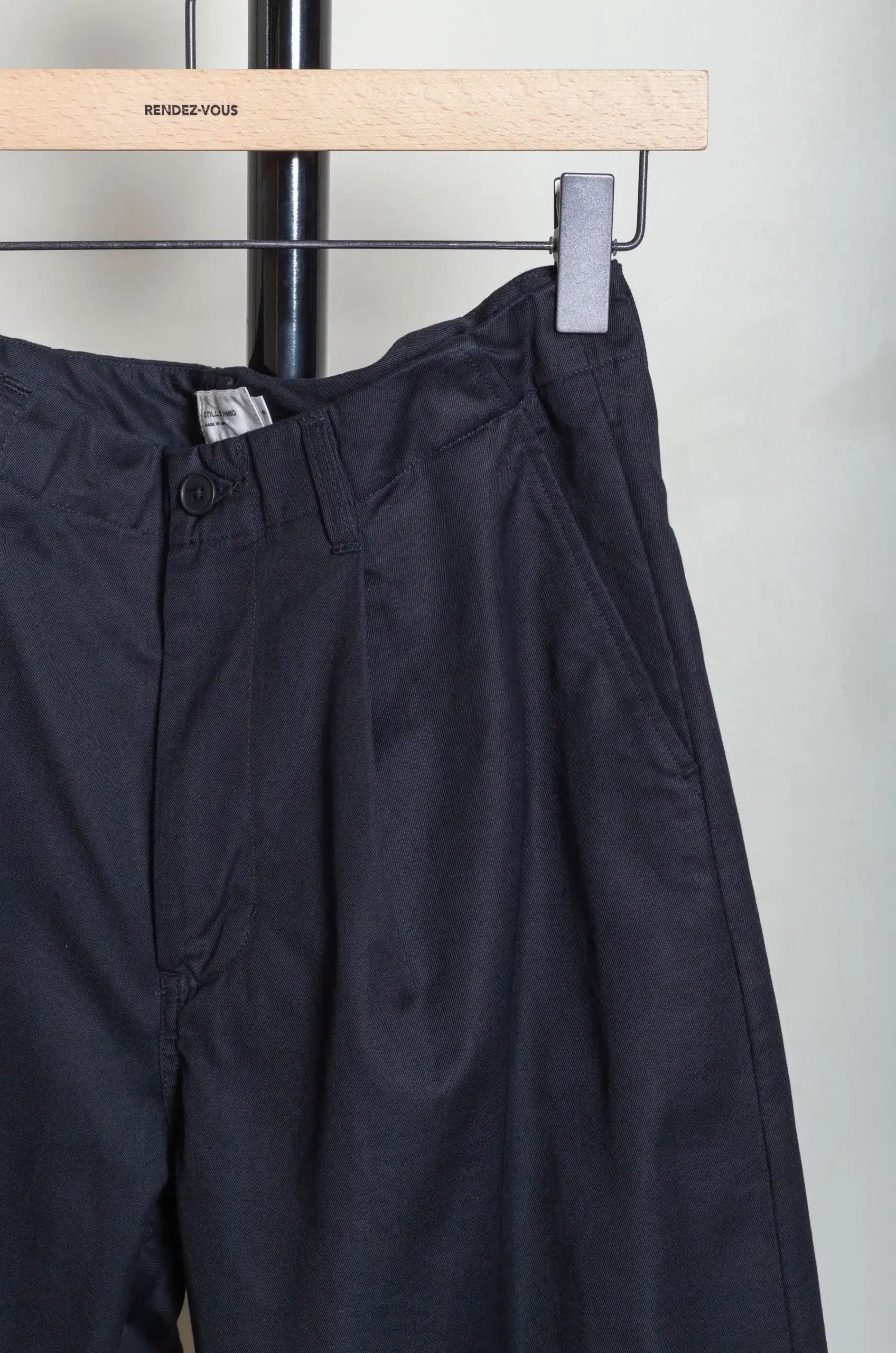 Still By Hand - PT02261OS Selvedge 1 pleat pants - BLACK NAVY