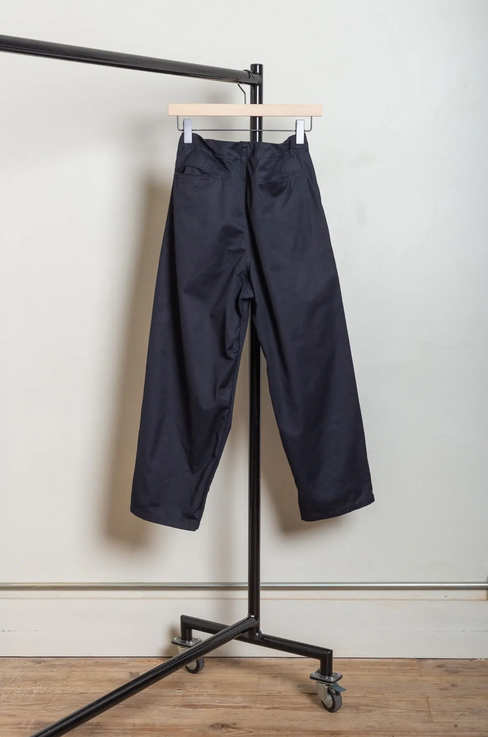 Still By Hand - PT02261OS Selvedge 1 pleat pants - BLACK NAVY