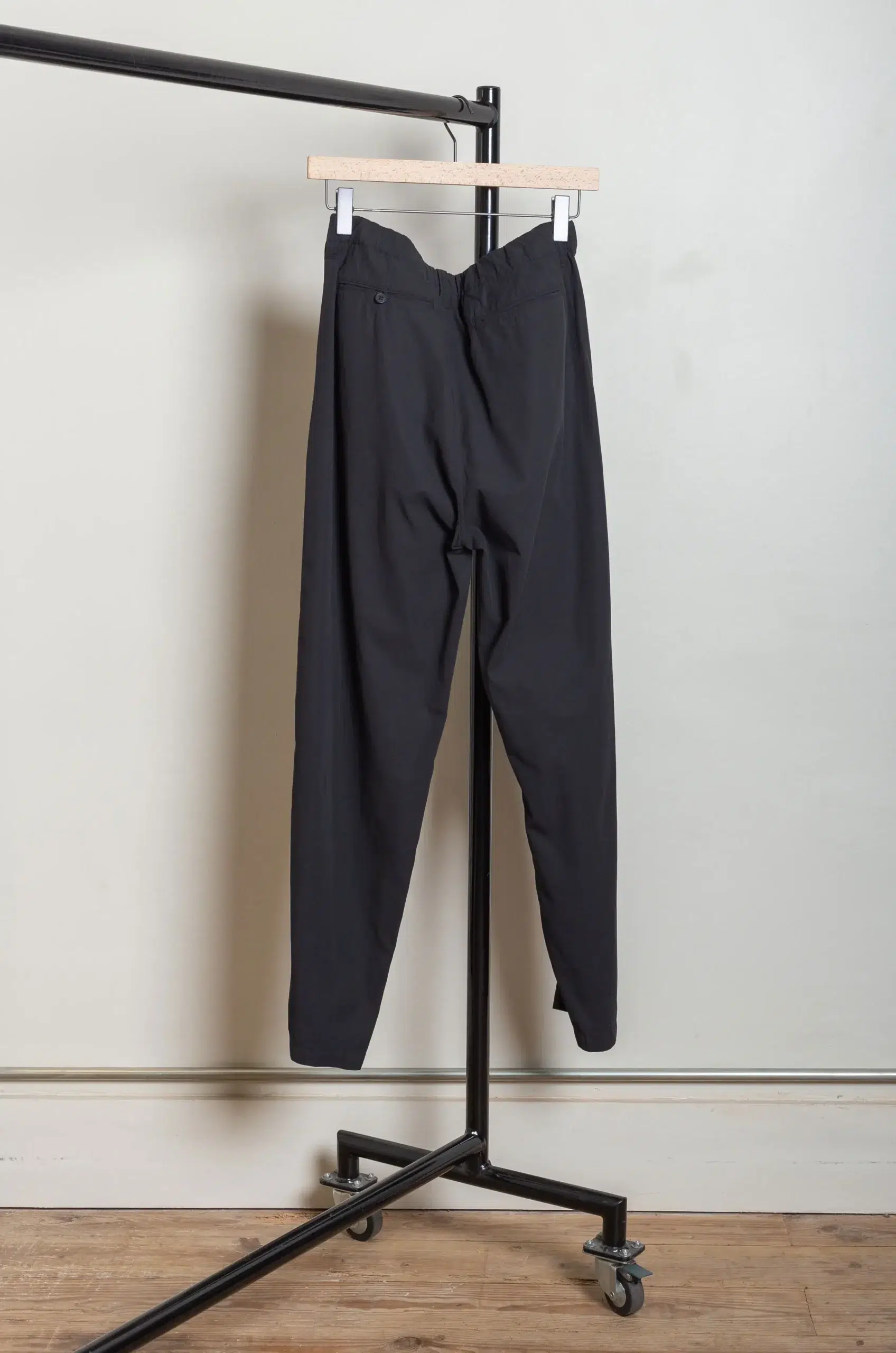 Still By Hand - PT01261OS Garment-dye 2 pleat pants - INK BLACK