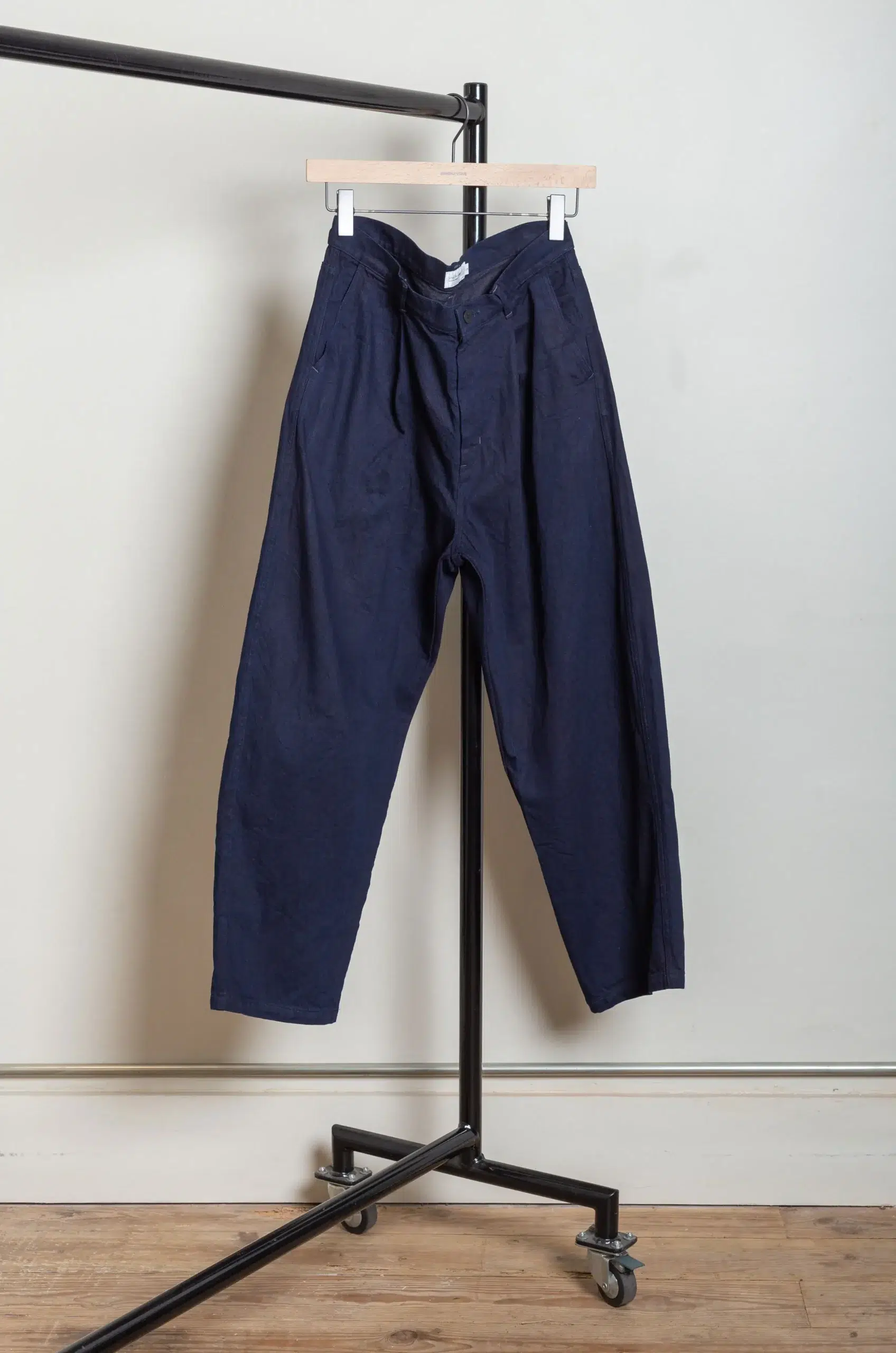 Still By Hand - DN03261OS 11.5oz deep tuck denim pants - DARK NAVY