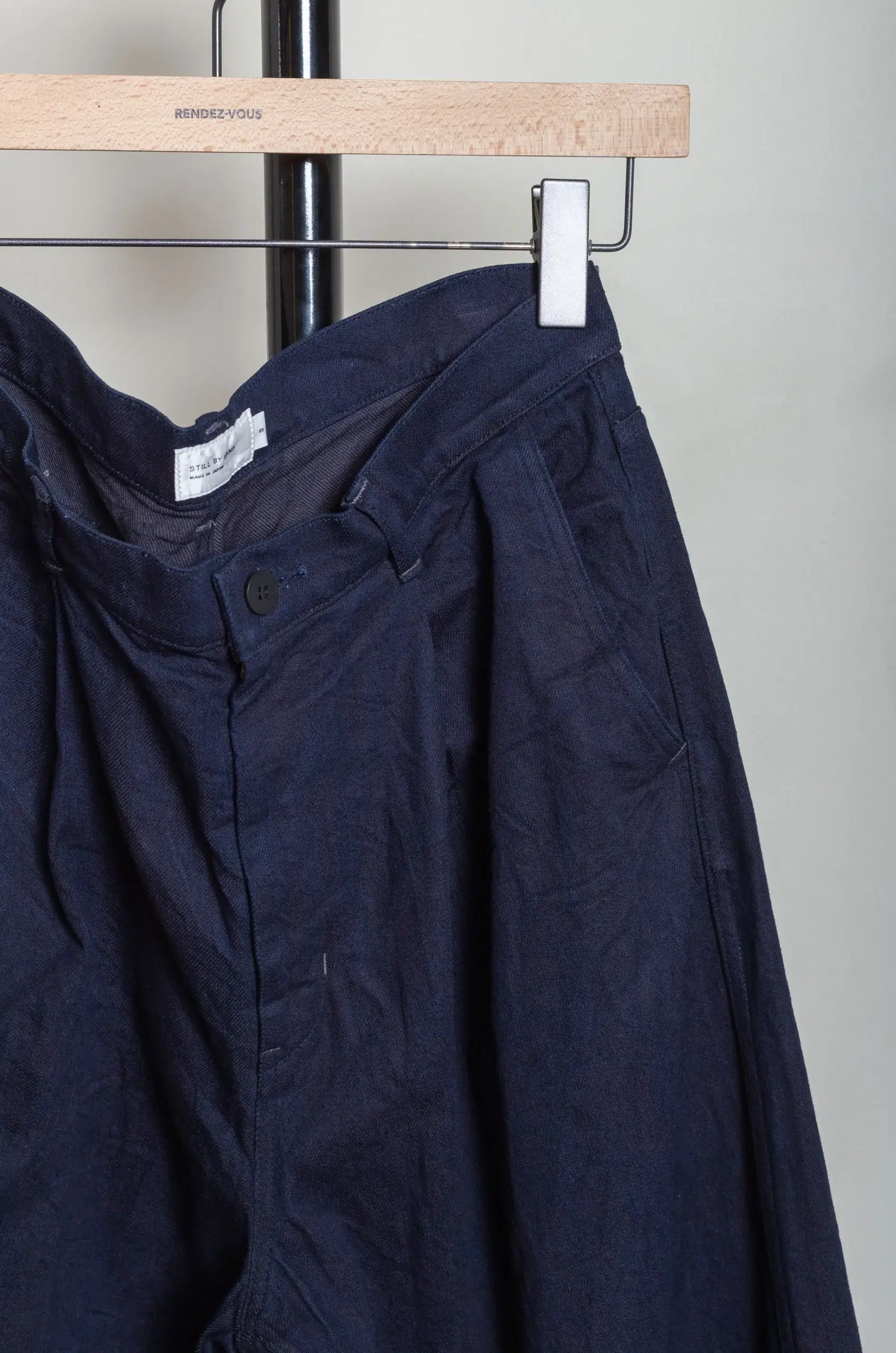 Still By Hand - DN03261OS 11.5oz deep tuck denim pants - DARK NAVY