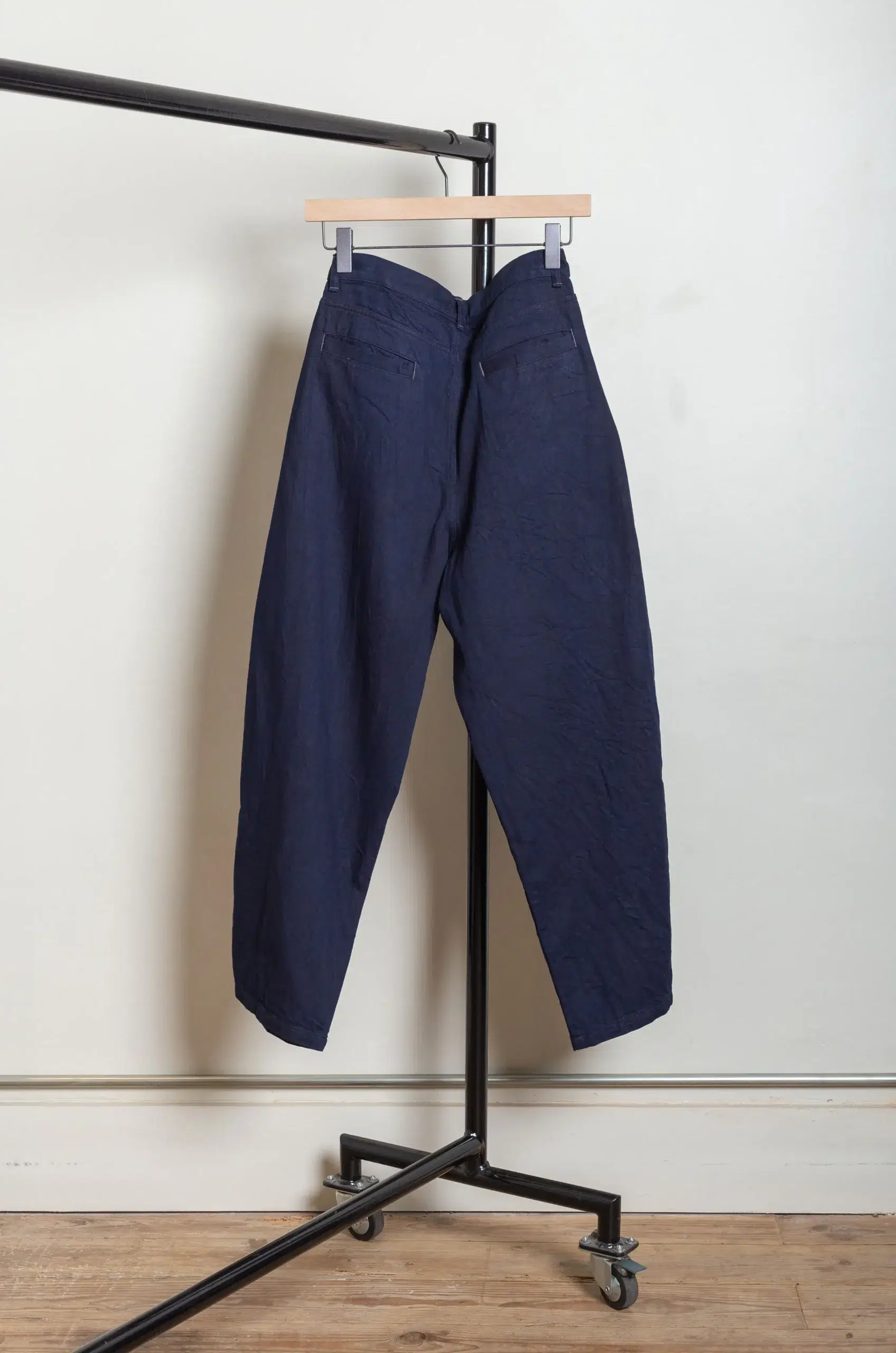 Still By Hand - DN03261OS 11.5oz deep tuck denim pants - DARK NAVY