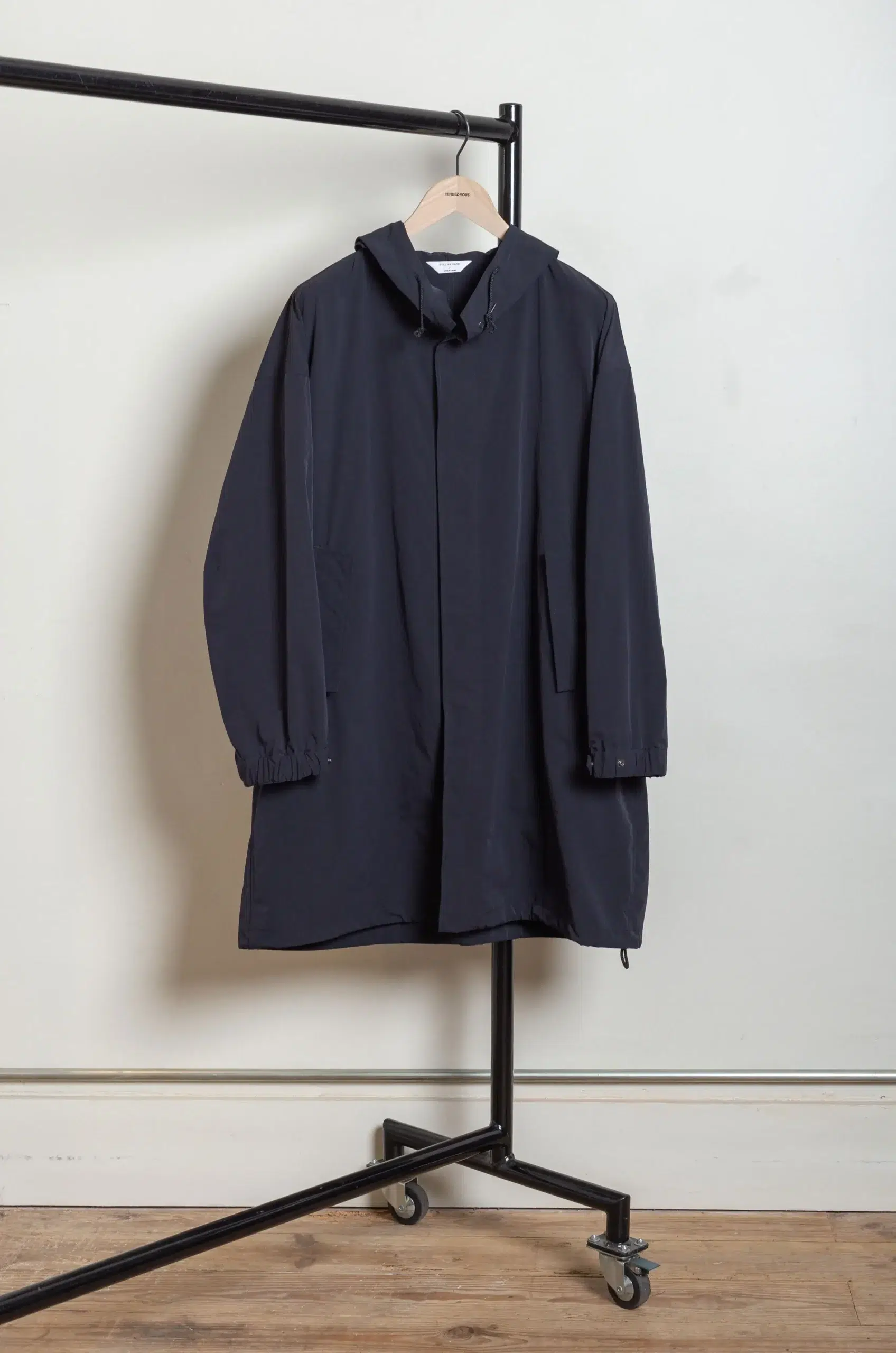 Still By Hand - CO03261OS Hooded nylon coat - INK BLACK