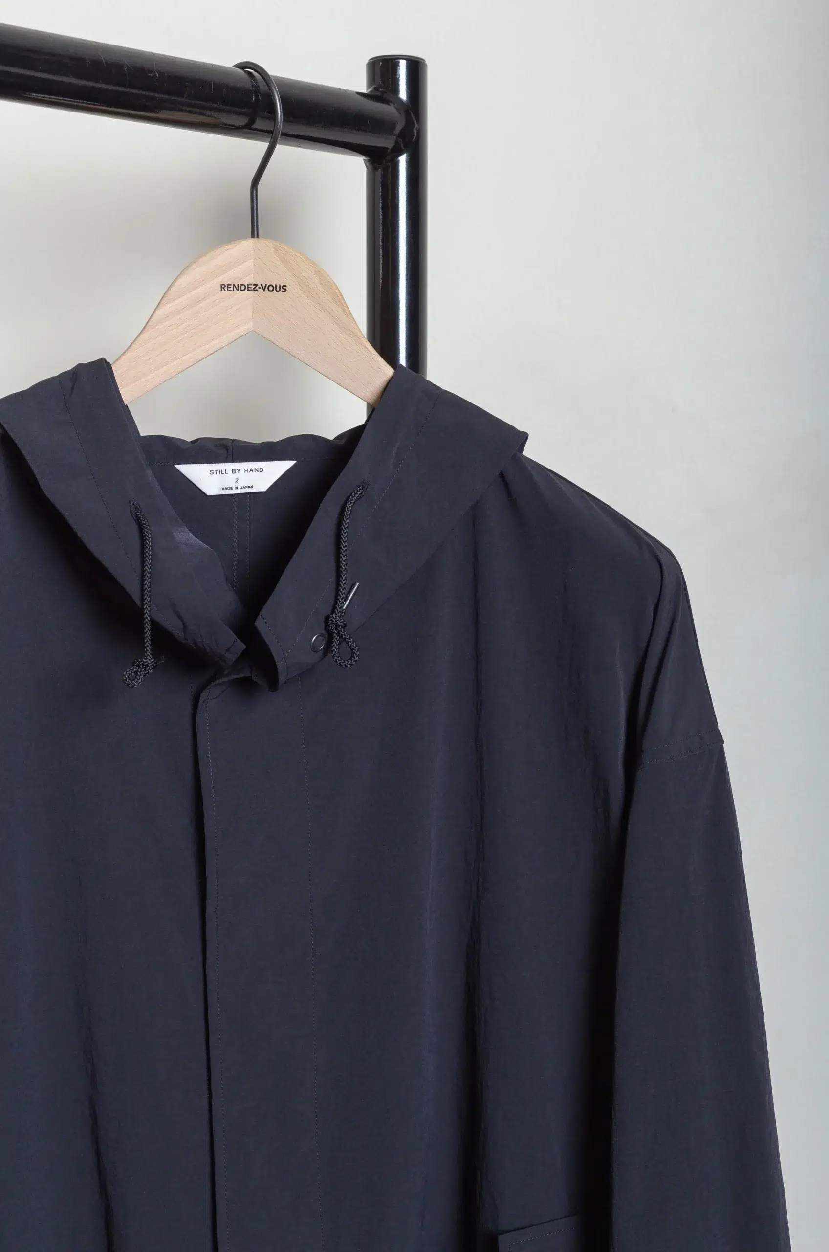 Still By Hand - CO03261OS Hooded nylon coat - INK BLACK