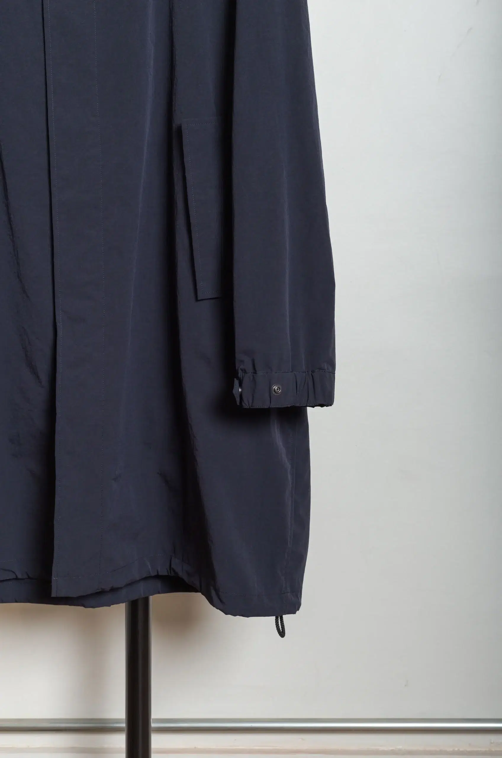 Still By Hand - CO03261OS Hooded nylon coat - INK BLACK