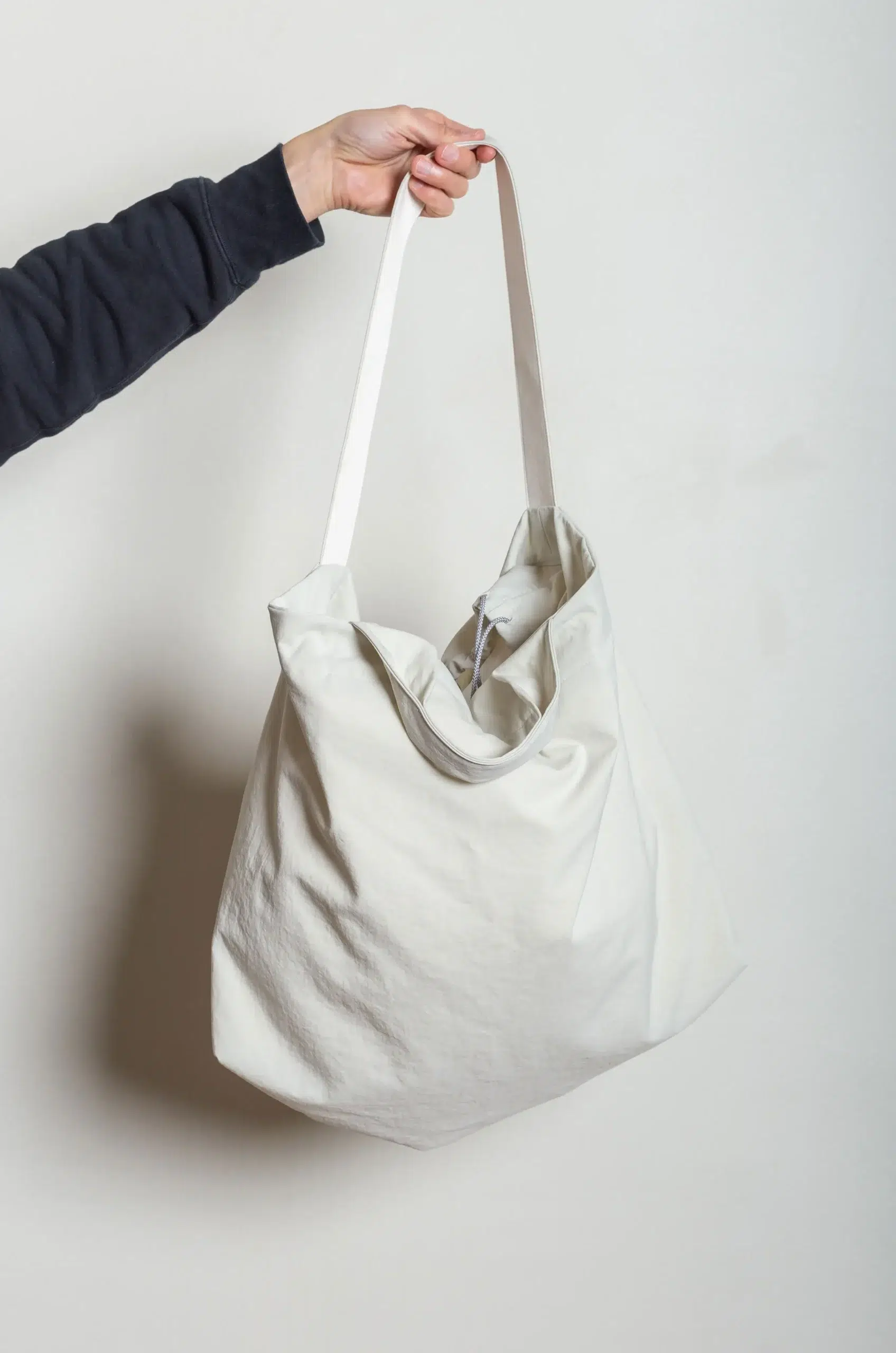 Still By Hand - GD05261OS Nylon ox two-way bag - ECRU