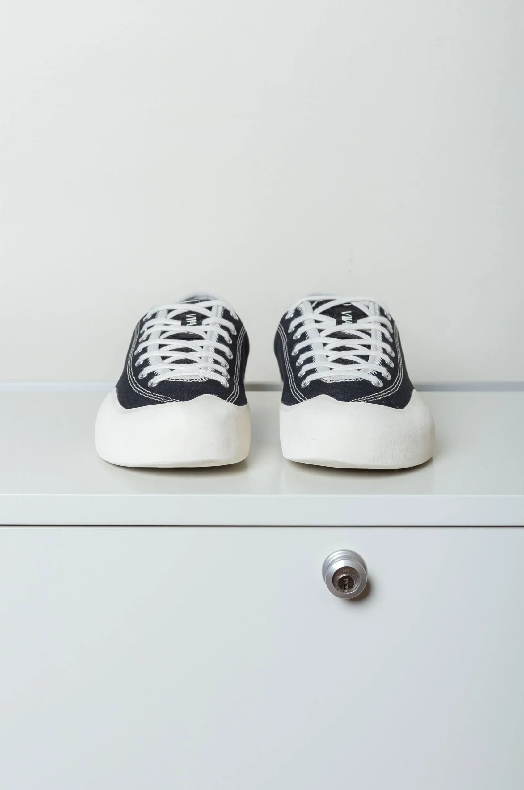 VILLAGE - MEN 1.30 PM Shoes - Black/ Whisper White