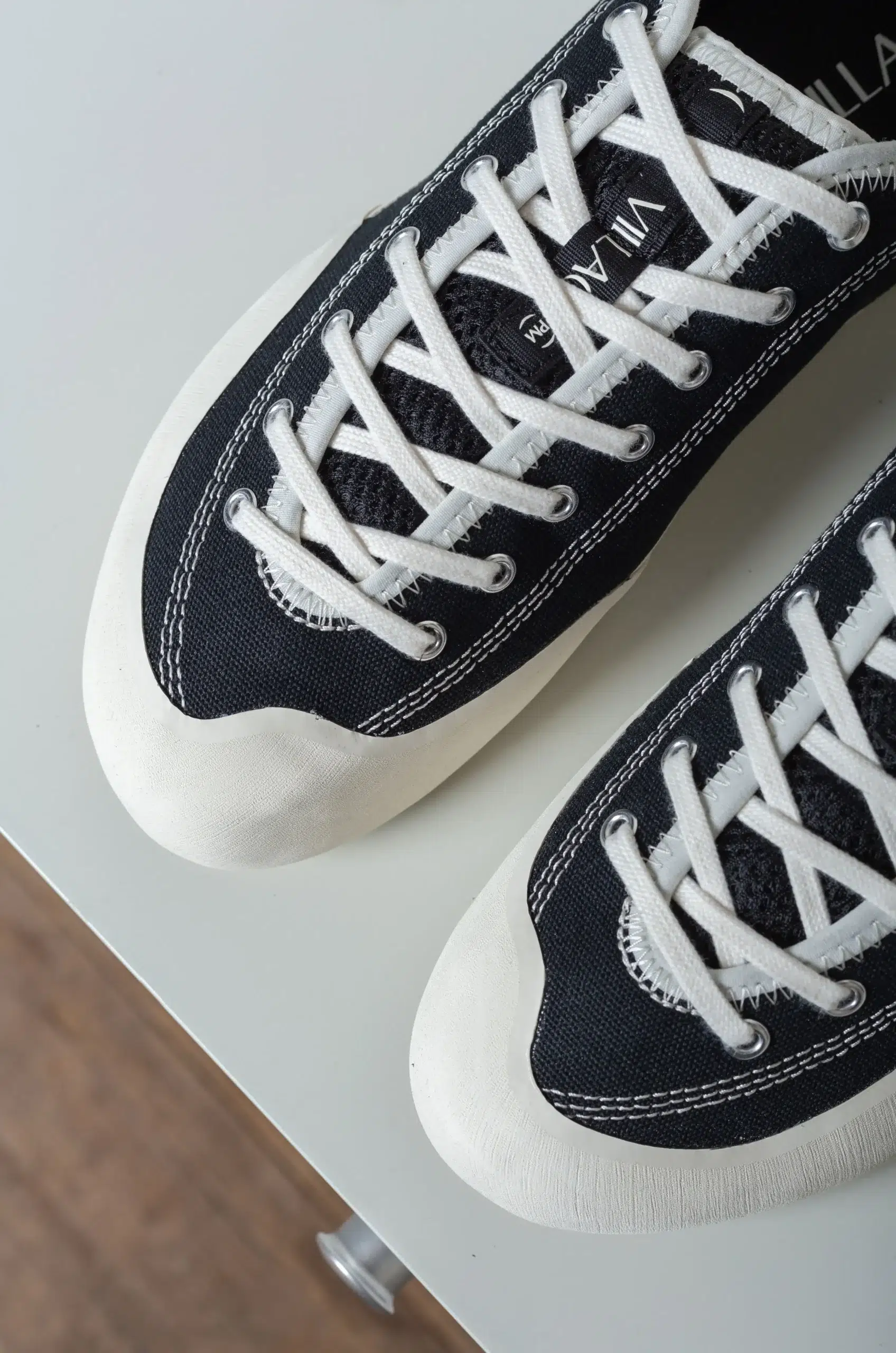 VILLAGE - MEN 1.30 PM Shoes - Black/ Whisper White