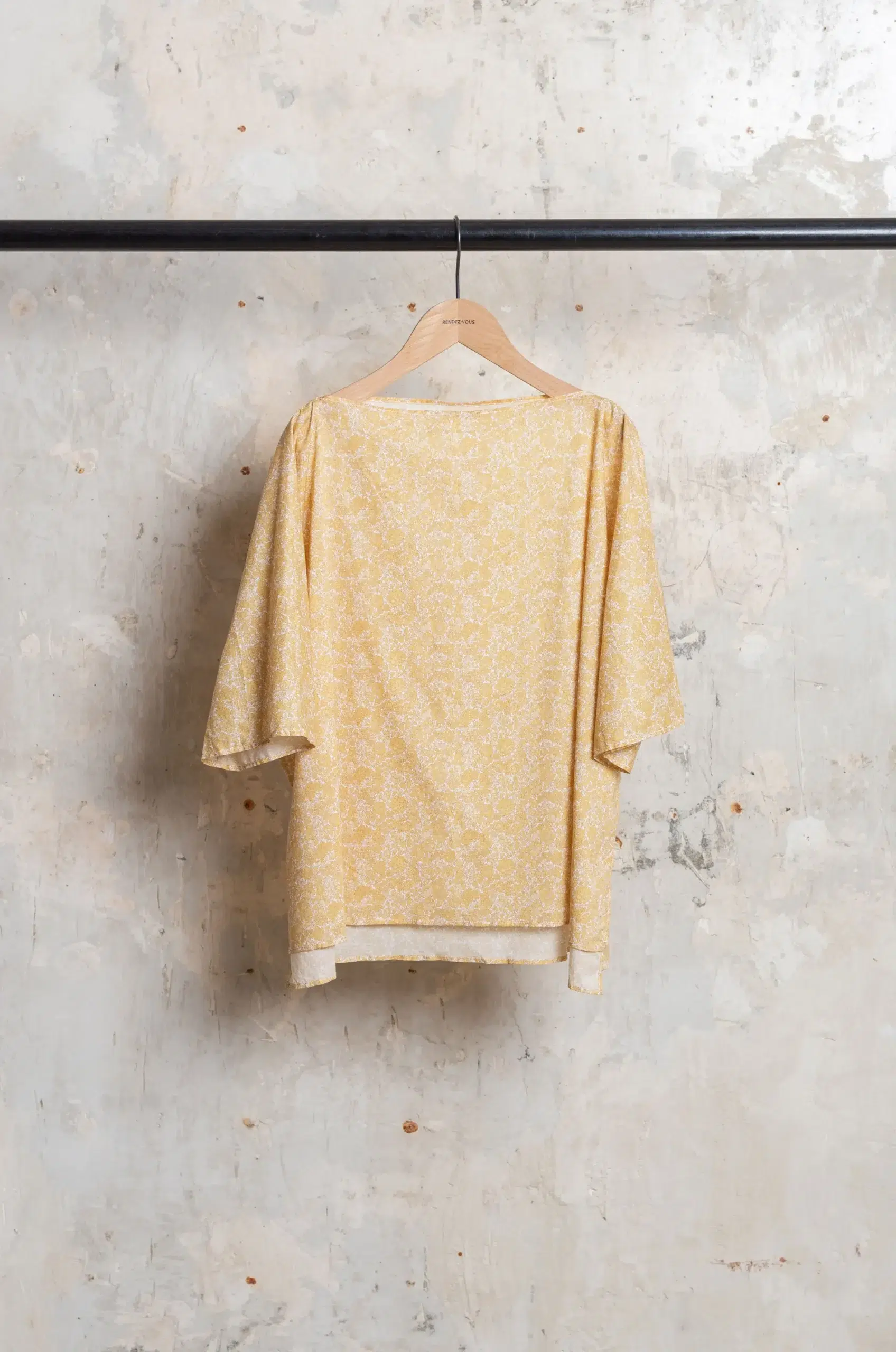 Whiteread - ARAMBER RELAXED SLEEVE TOP WR085-BF - BUTTER FLORA