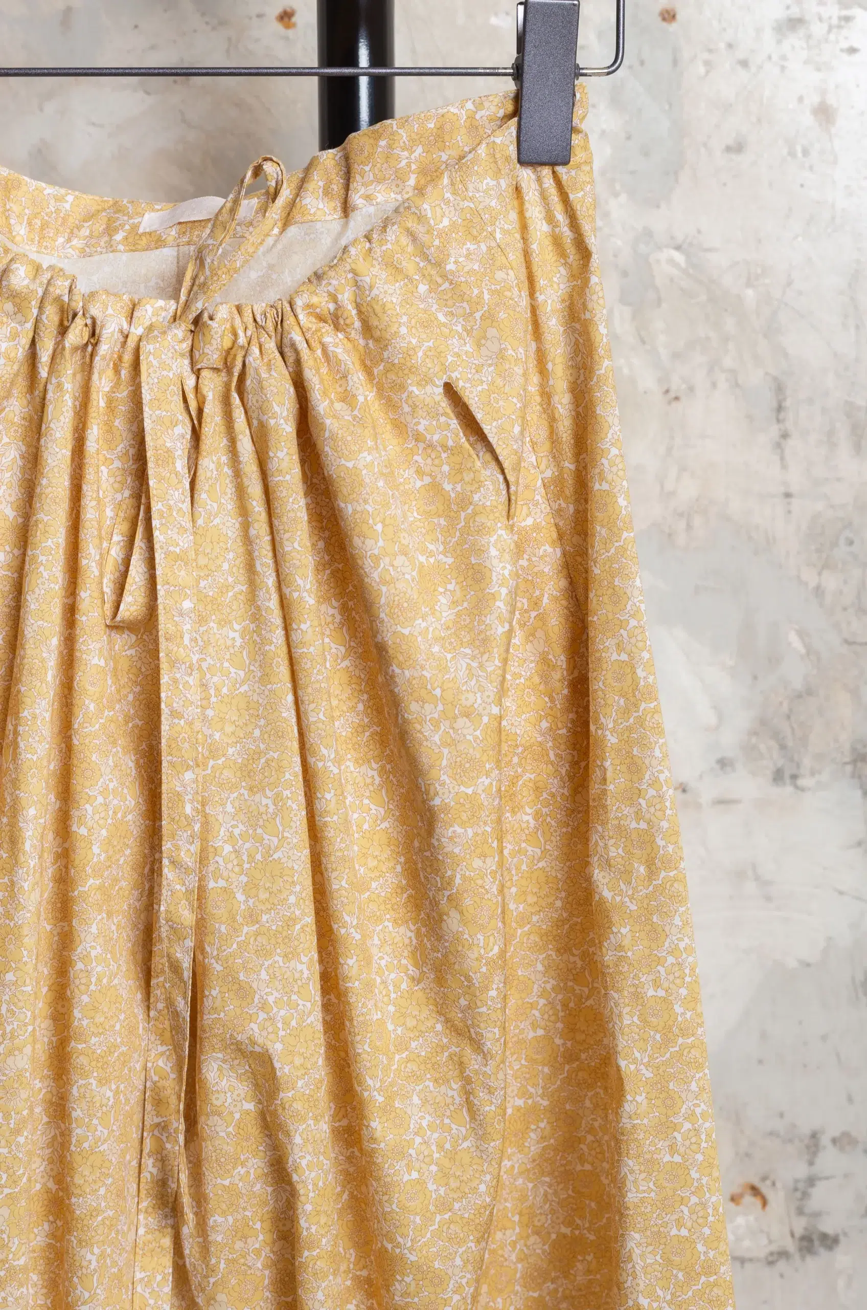 Whiteread - VESPER GATHERED TIE TROUSERS WR052-BF - BUTTER FLORA