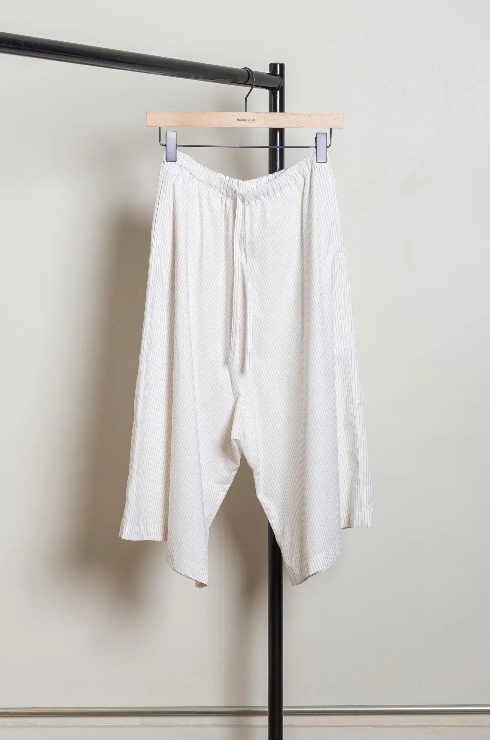 WRIGHT & DOYLE - MELDON SHORTS WD-134-CB - CHALK BRICK PINSTRIPE