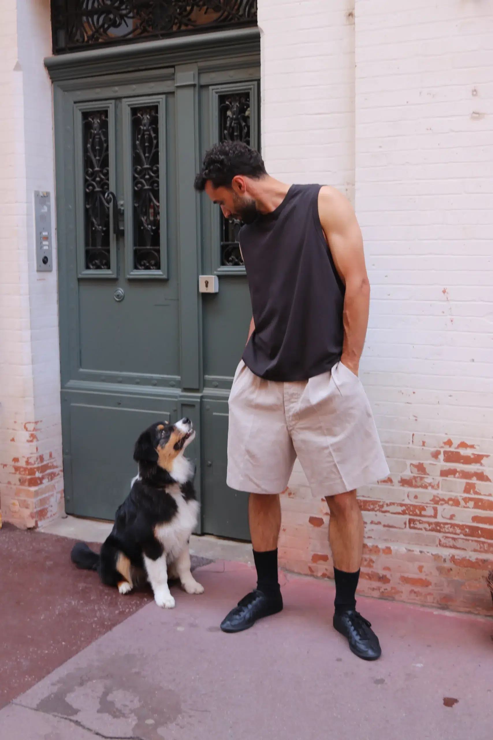 Lady White - SLEEVELESS T-SHIRT - TIRE BLACK