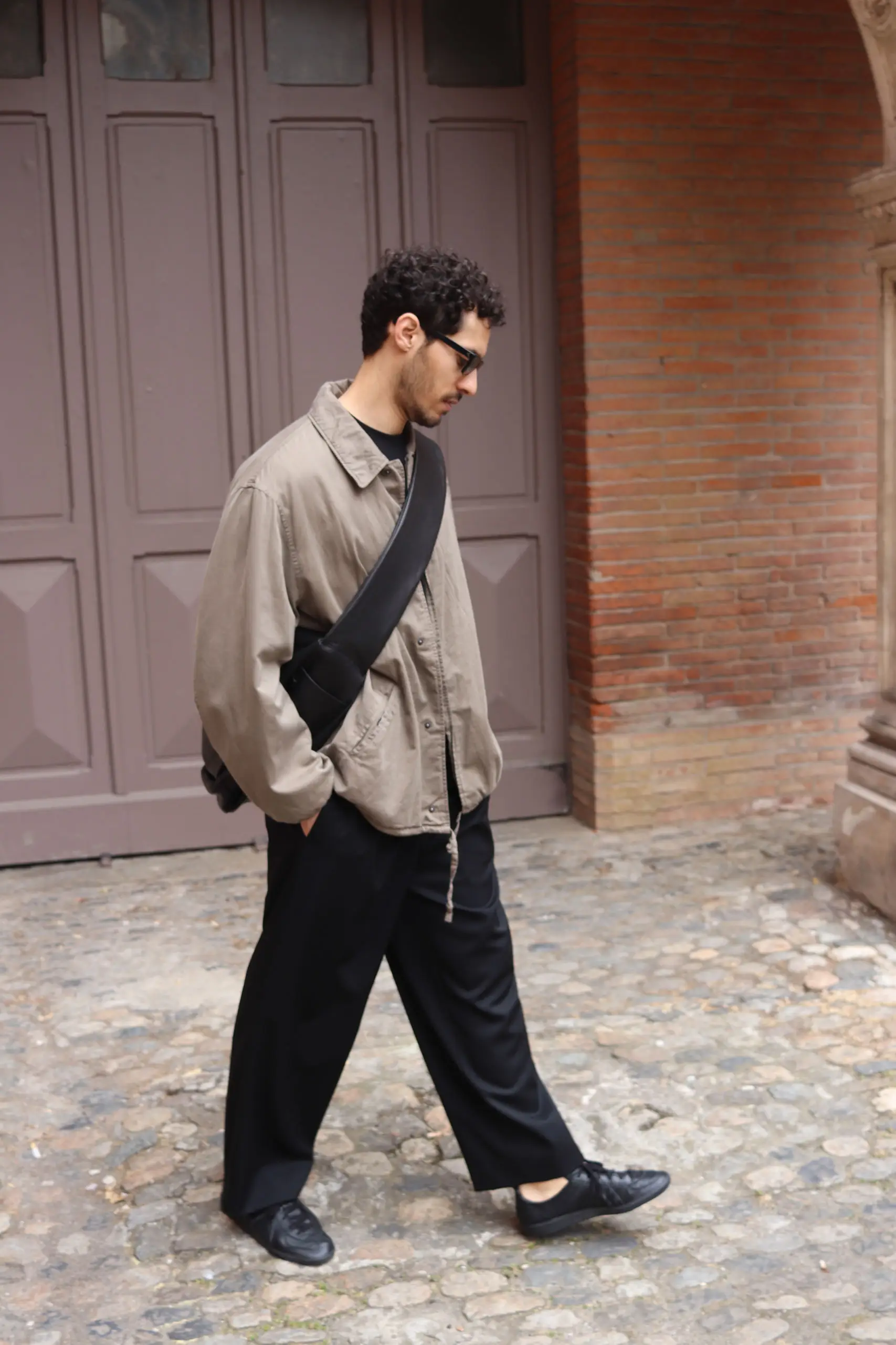 STEIN - SHIRRING HANDLE LEATHER SHOULDER BAG ST.1509 - BLACK